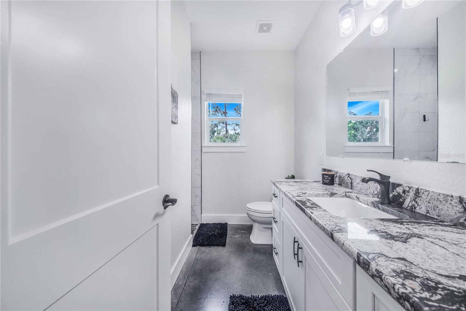 Image 30 of 56 For 12510 Lake Hatchineha Road