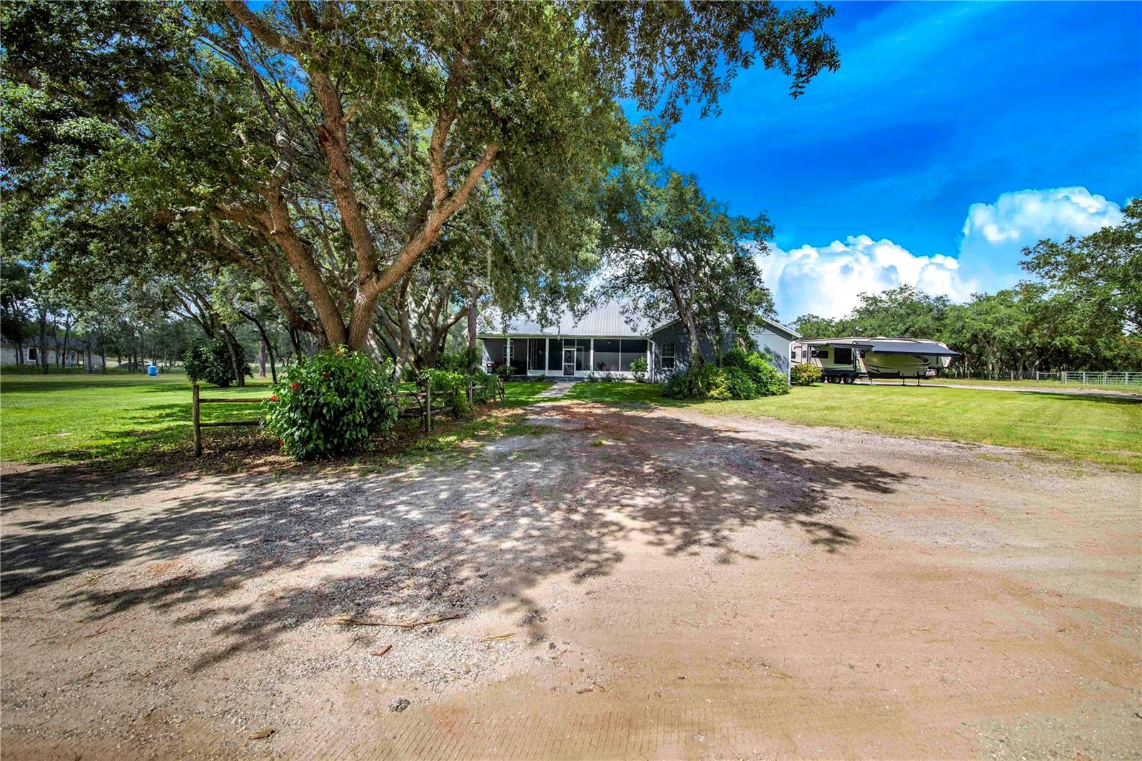 Image 41 of 53 For 8044 Lake Hatchineha Road