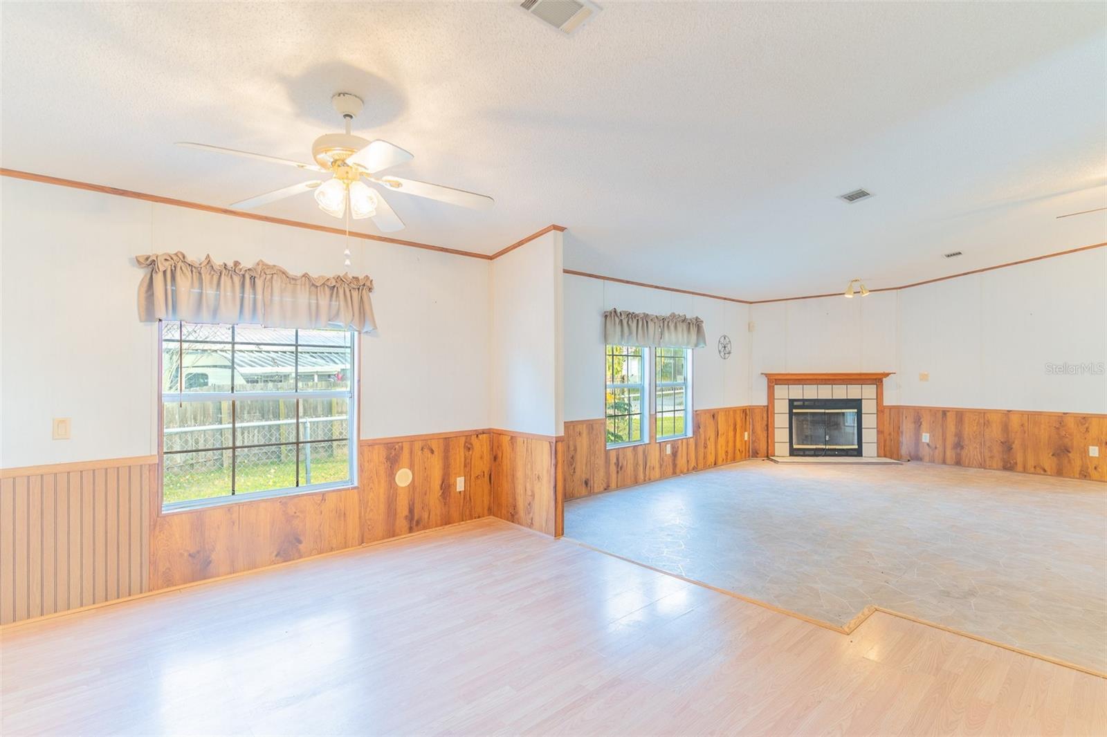 Image 3 of 36 For 3606 Lazy Lake Drive S