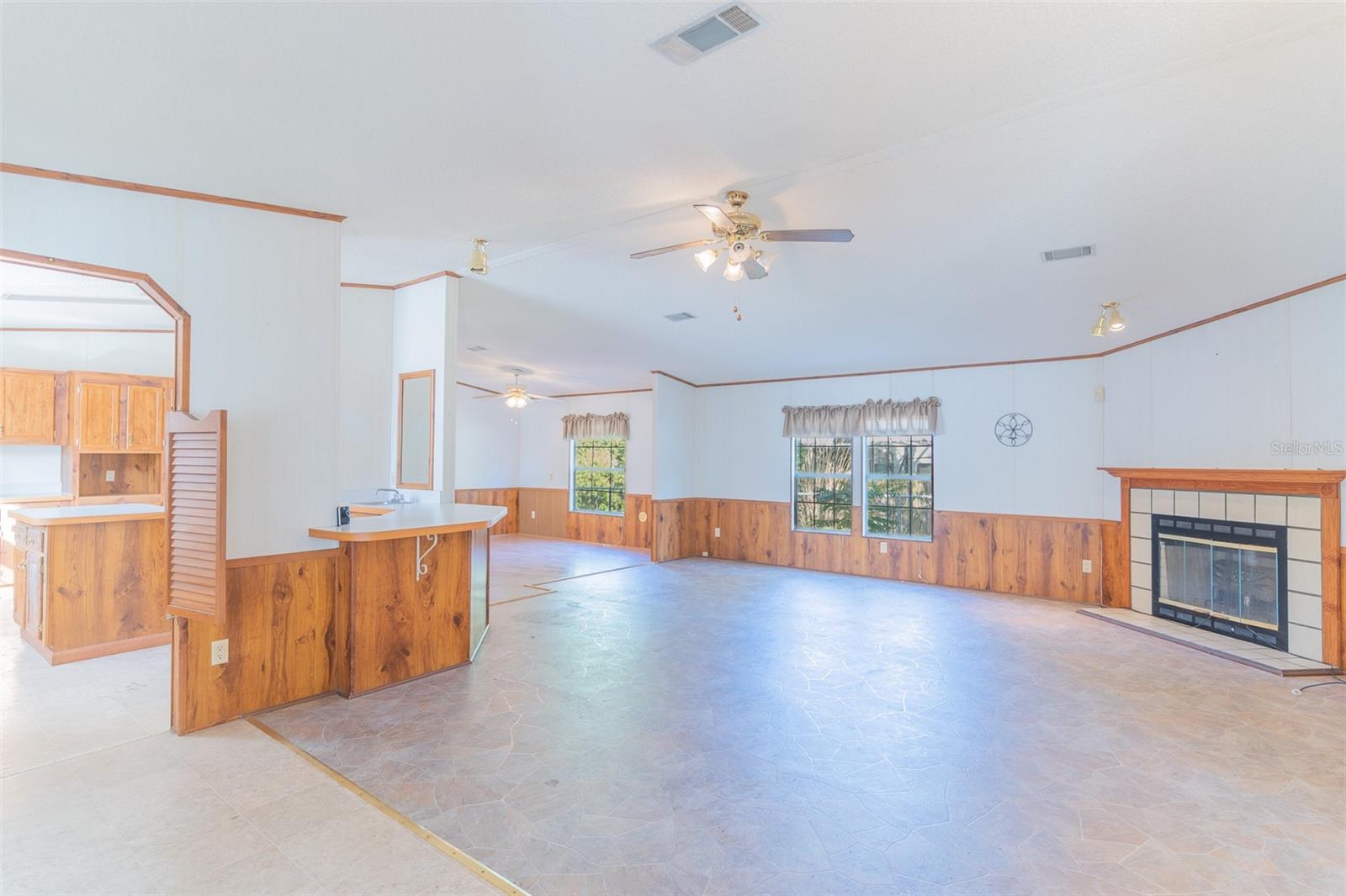 Image 4 of 36 For 3606 Lazy Lake Drive S