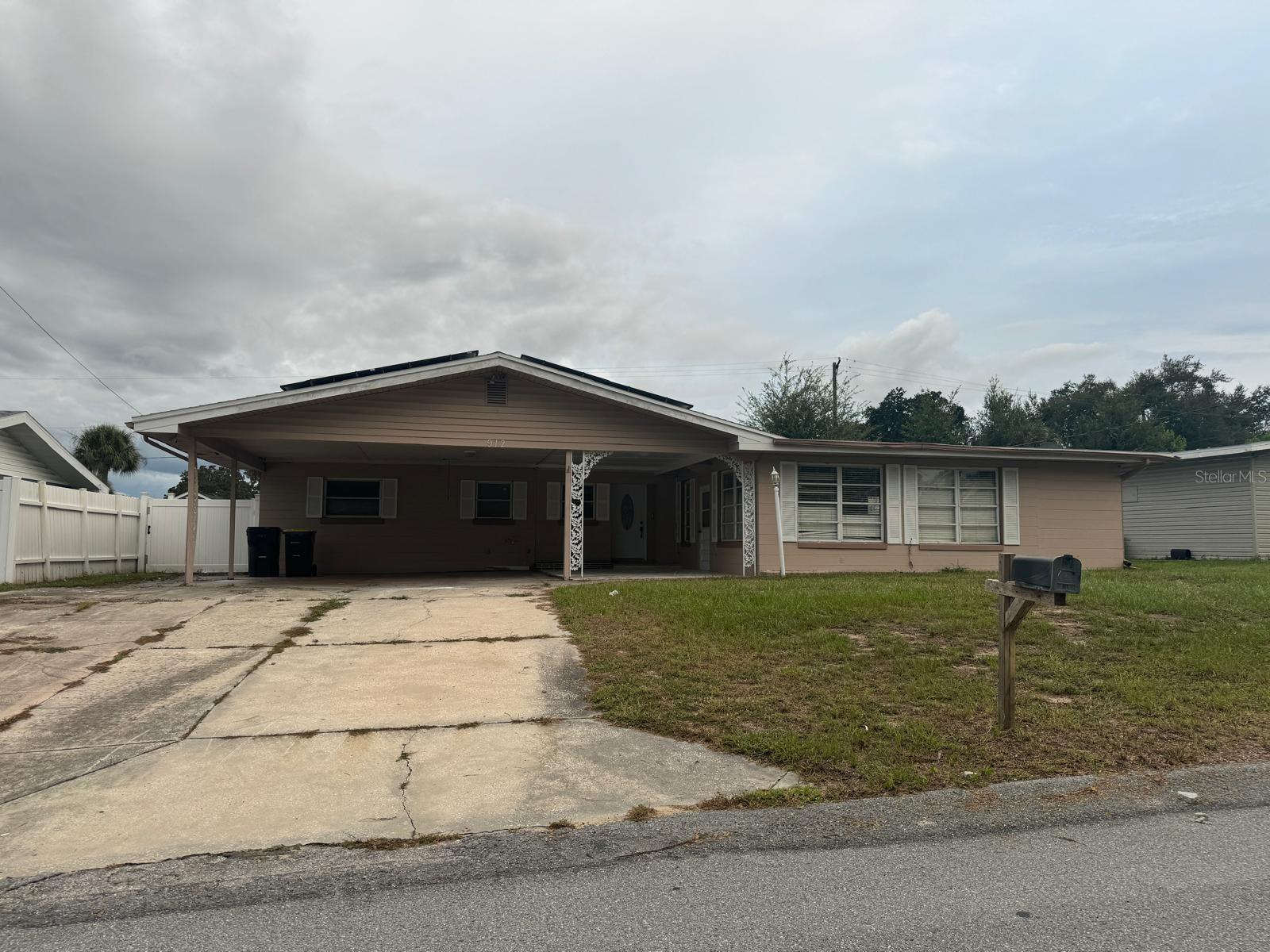 Listing Details for 912 Avenue T Se, WINTER HAVEN, FL 33880