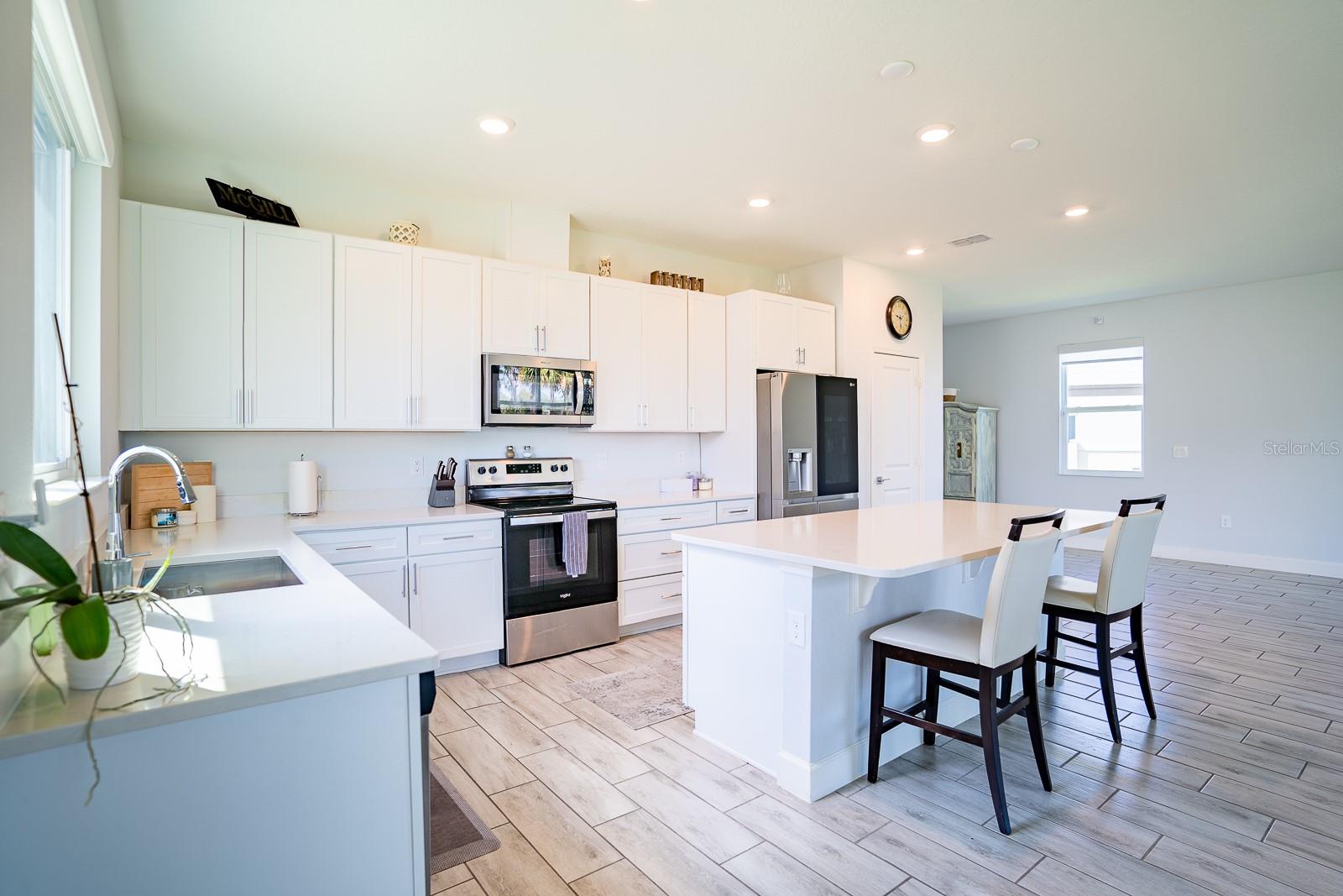 Image 3 of 40 For 1011 Overlook Ct