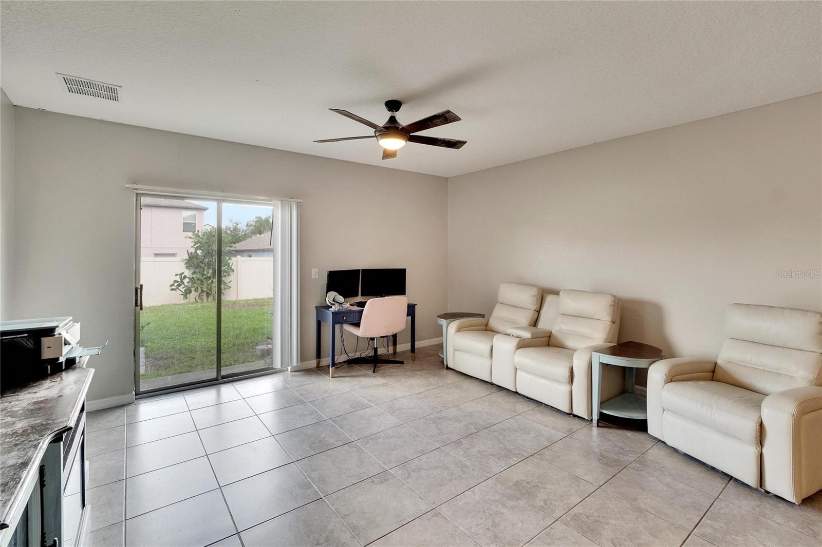 Listing photo id 11 for 12730 Lemon Pepper Drive