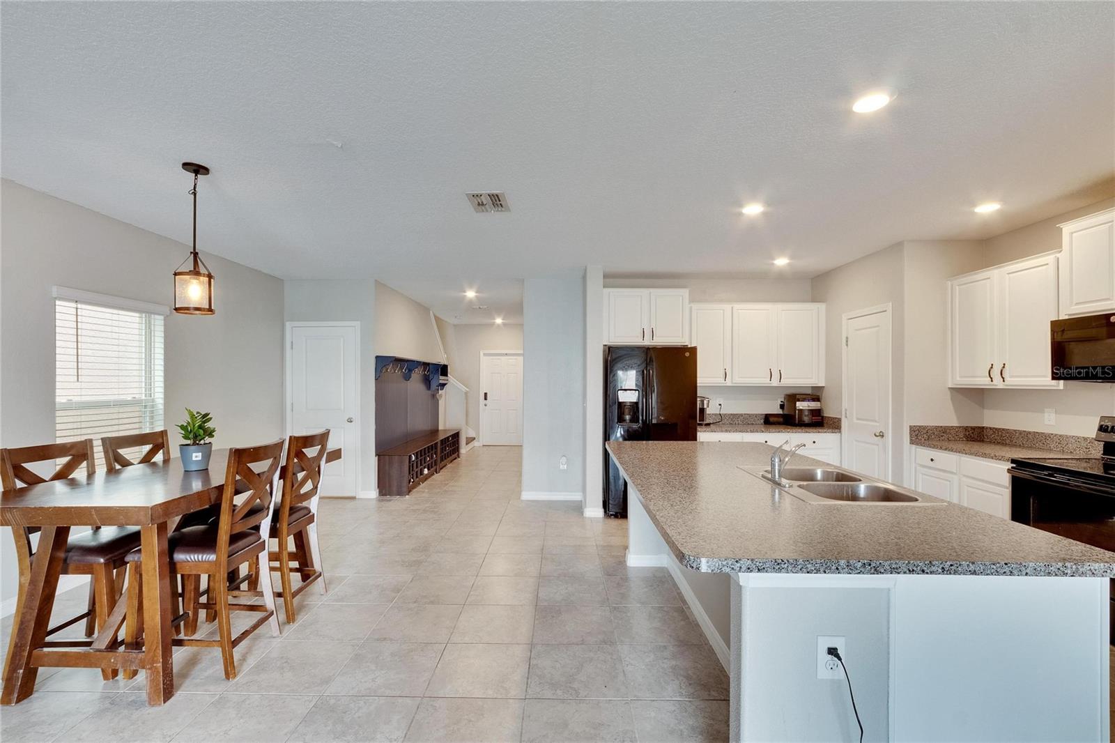 Listing photo id 4 for 12730 Lemon Pepper Drive