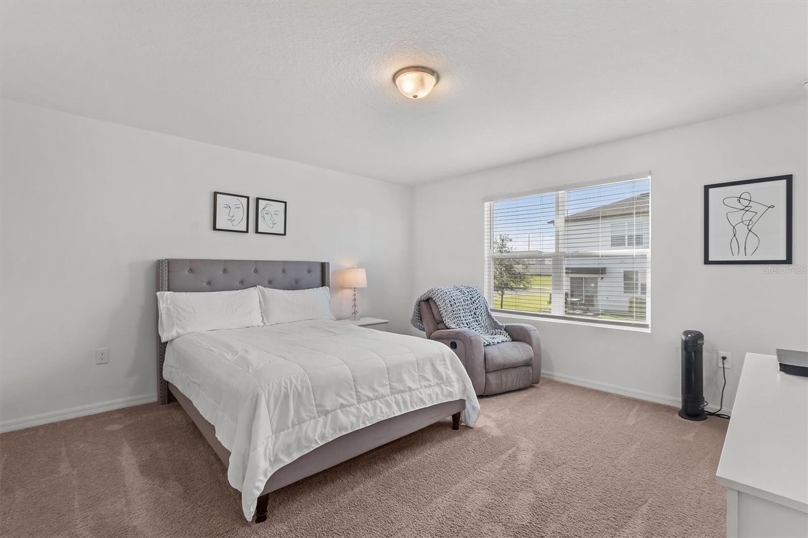 Image 18 of 32 For 955 Grandin Street