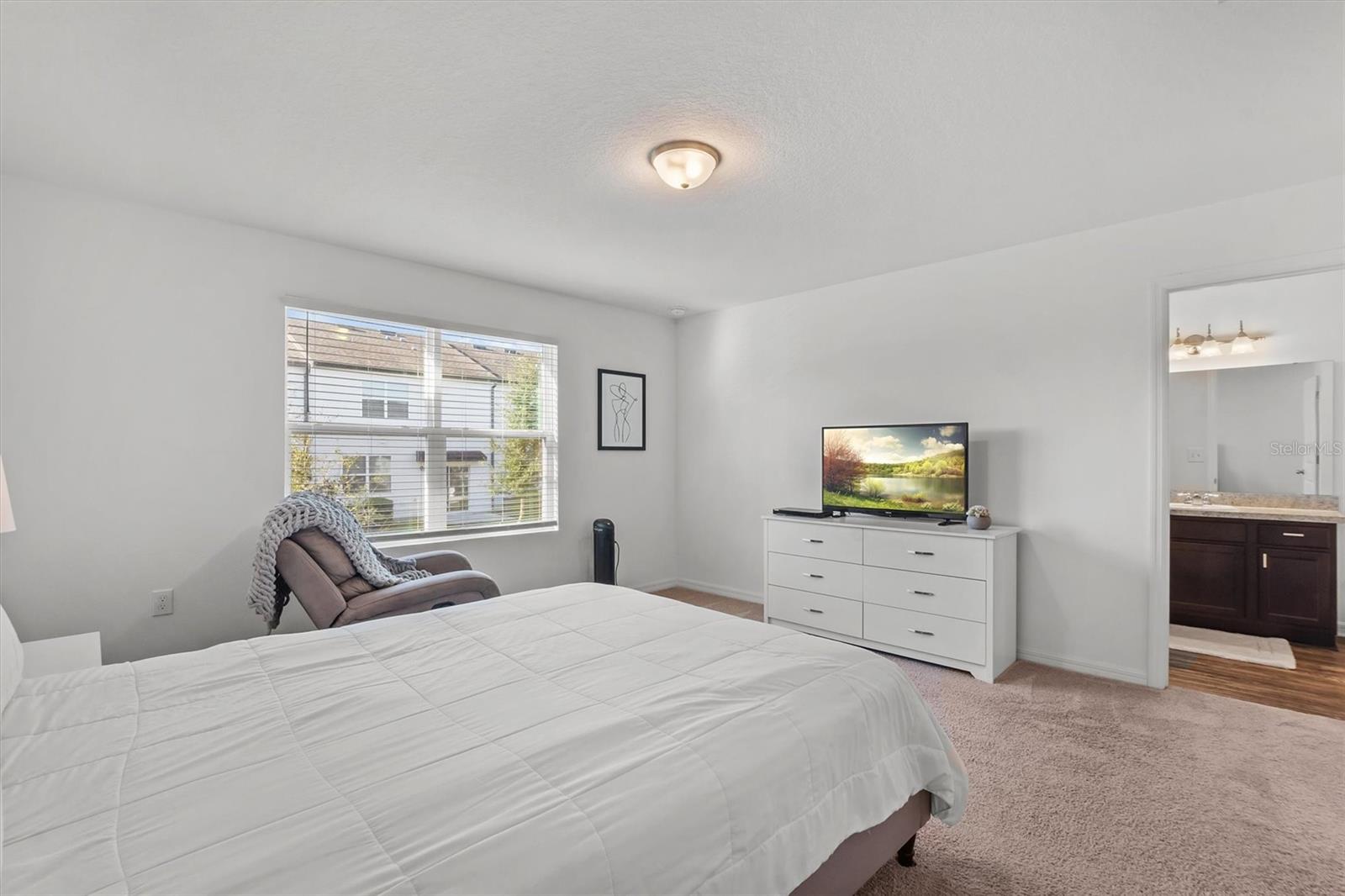 Image 19 of 32 For 955 Grandin Street
