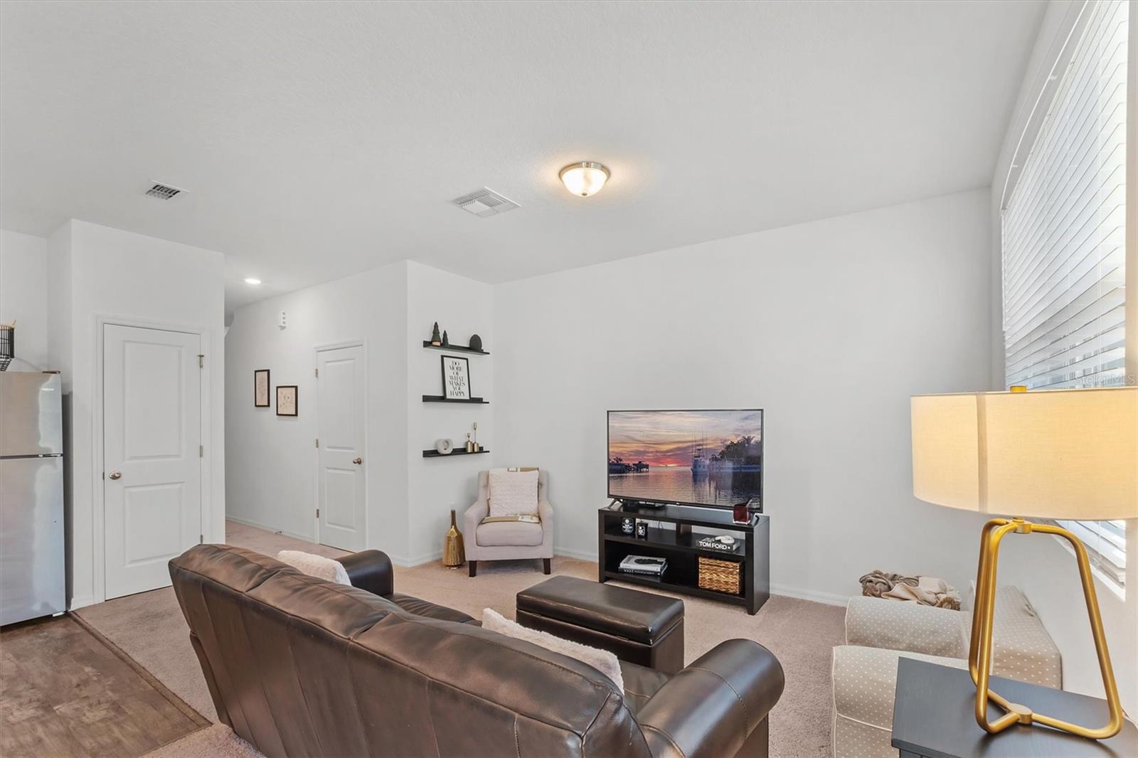 Image 8 of 32 For 955 Grandin Street