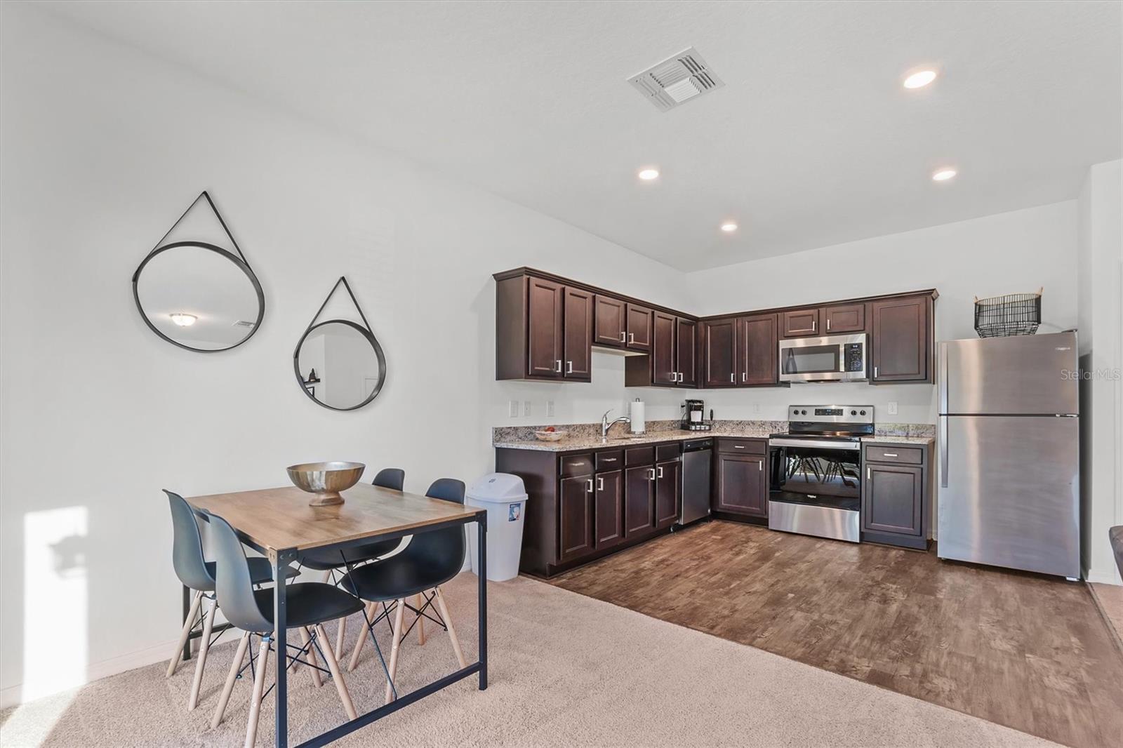 Image 9 of 32 For 955 Grandin Street