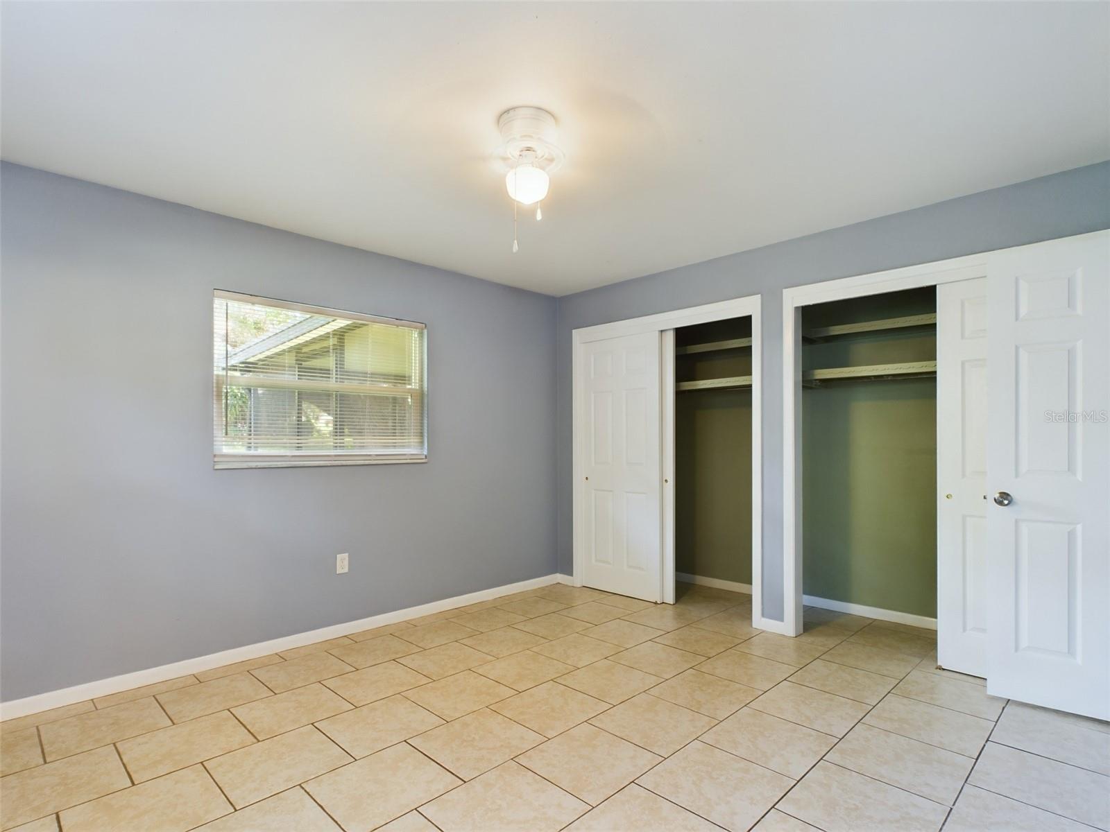 Listing photo id 13 for 1727 Silverwood Drive