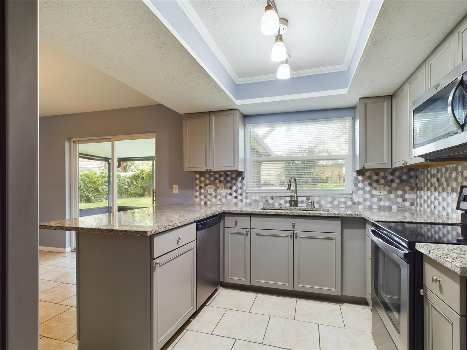 Listing photo id 4 for 1727 Silverwood Drive