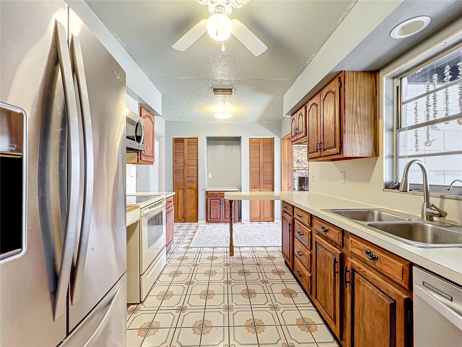 Image 9 of 39 For 221 Dorothy Street