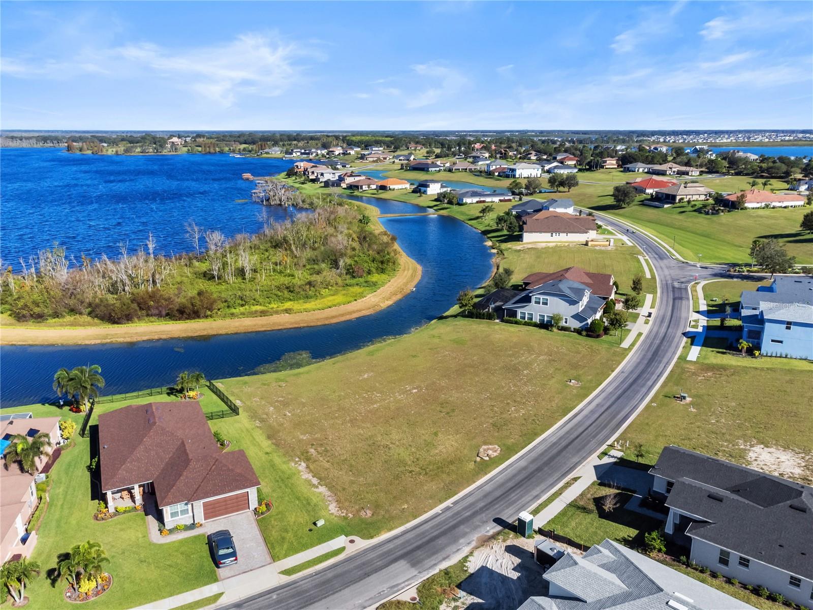 Image 9 of 37 For 527 Waterfern Trail Drive