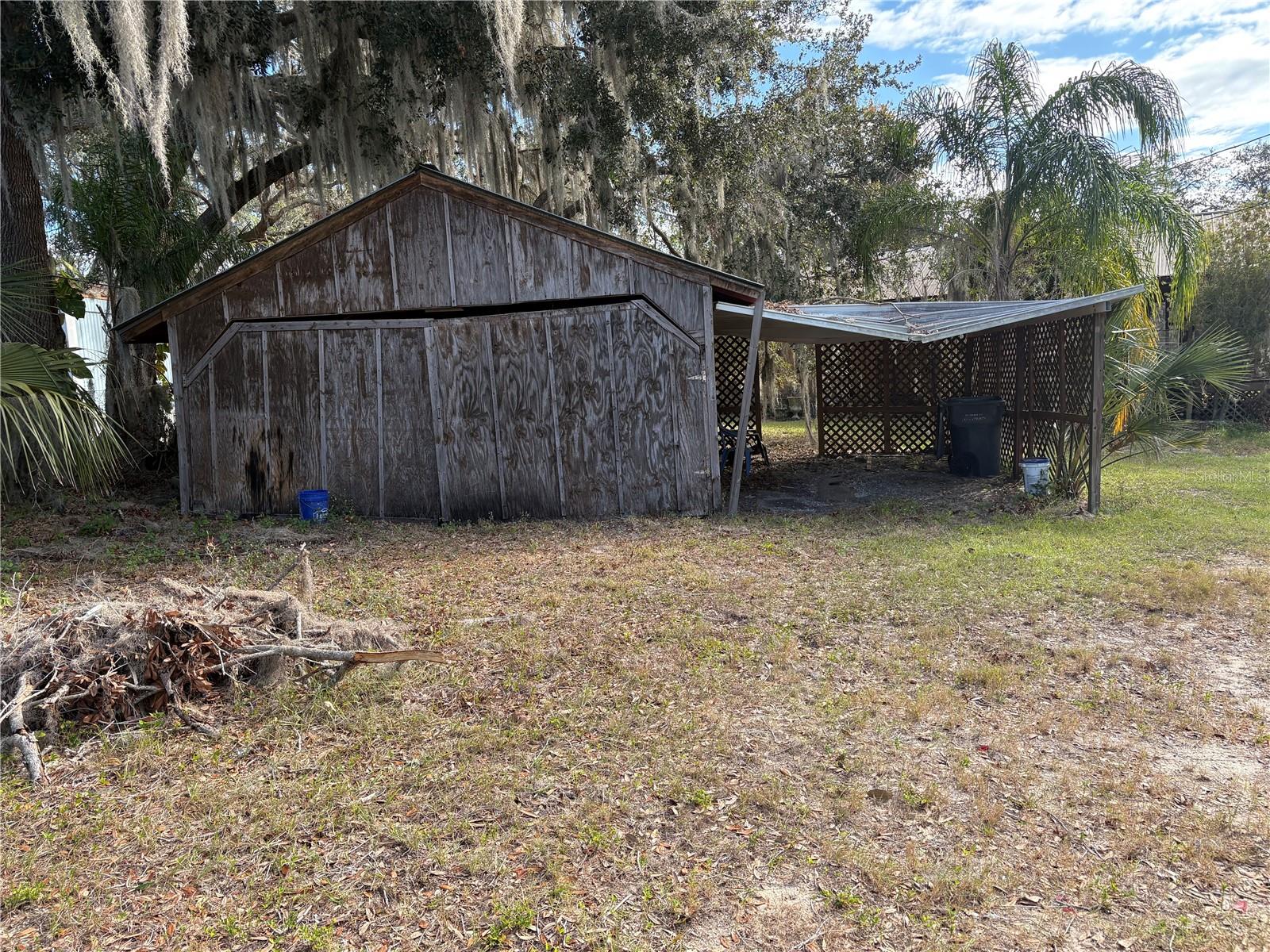 Image 8 of 36 For 1322 Shady Cove Road W