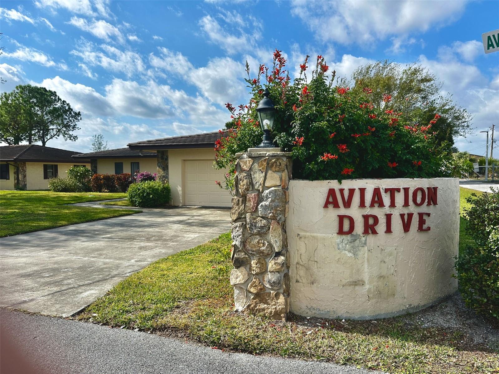 Image 3 of 40 For 25 Aviation Drive