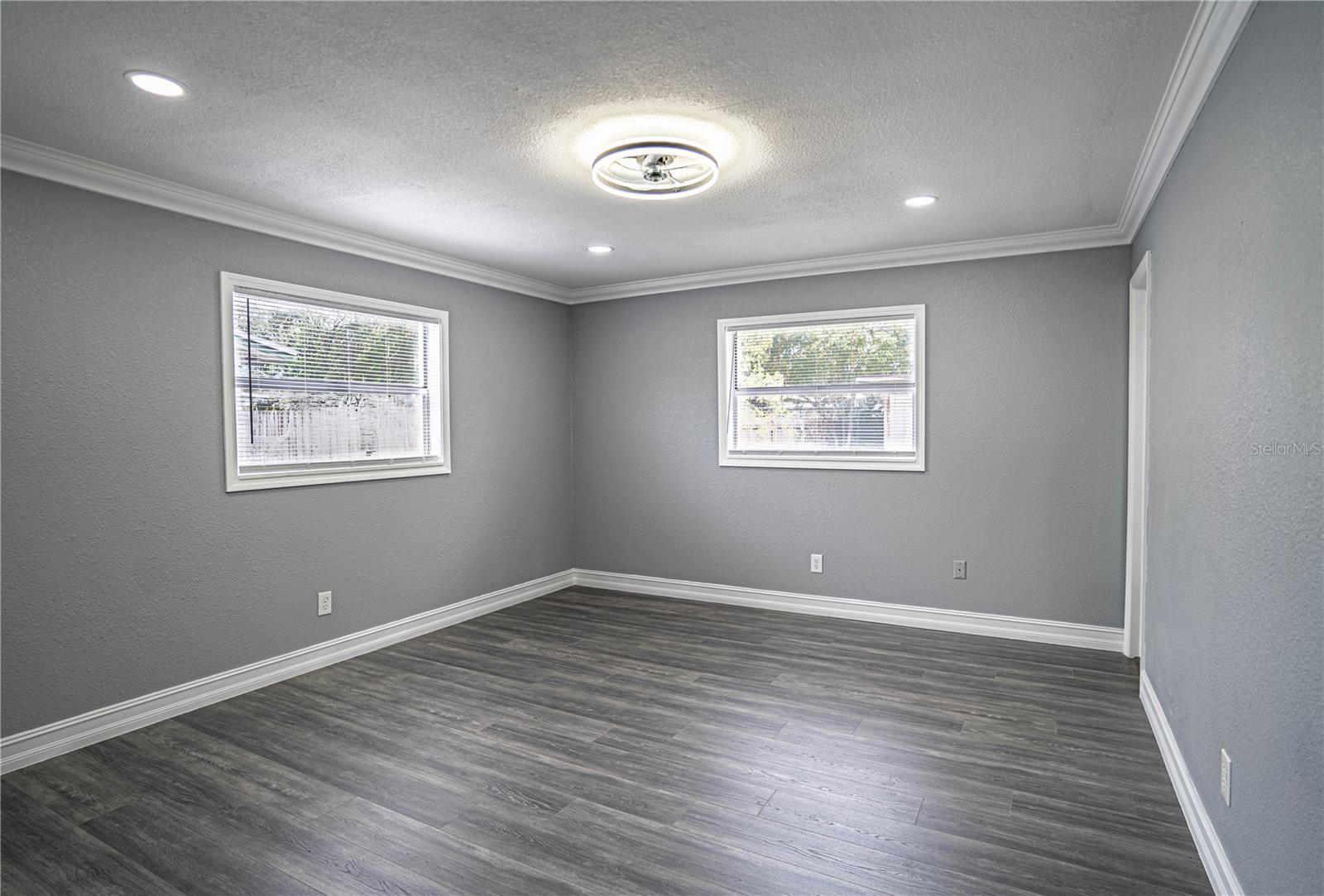 Image 17 of 53 For 115 7th Jpv Street