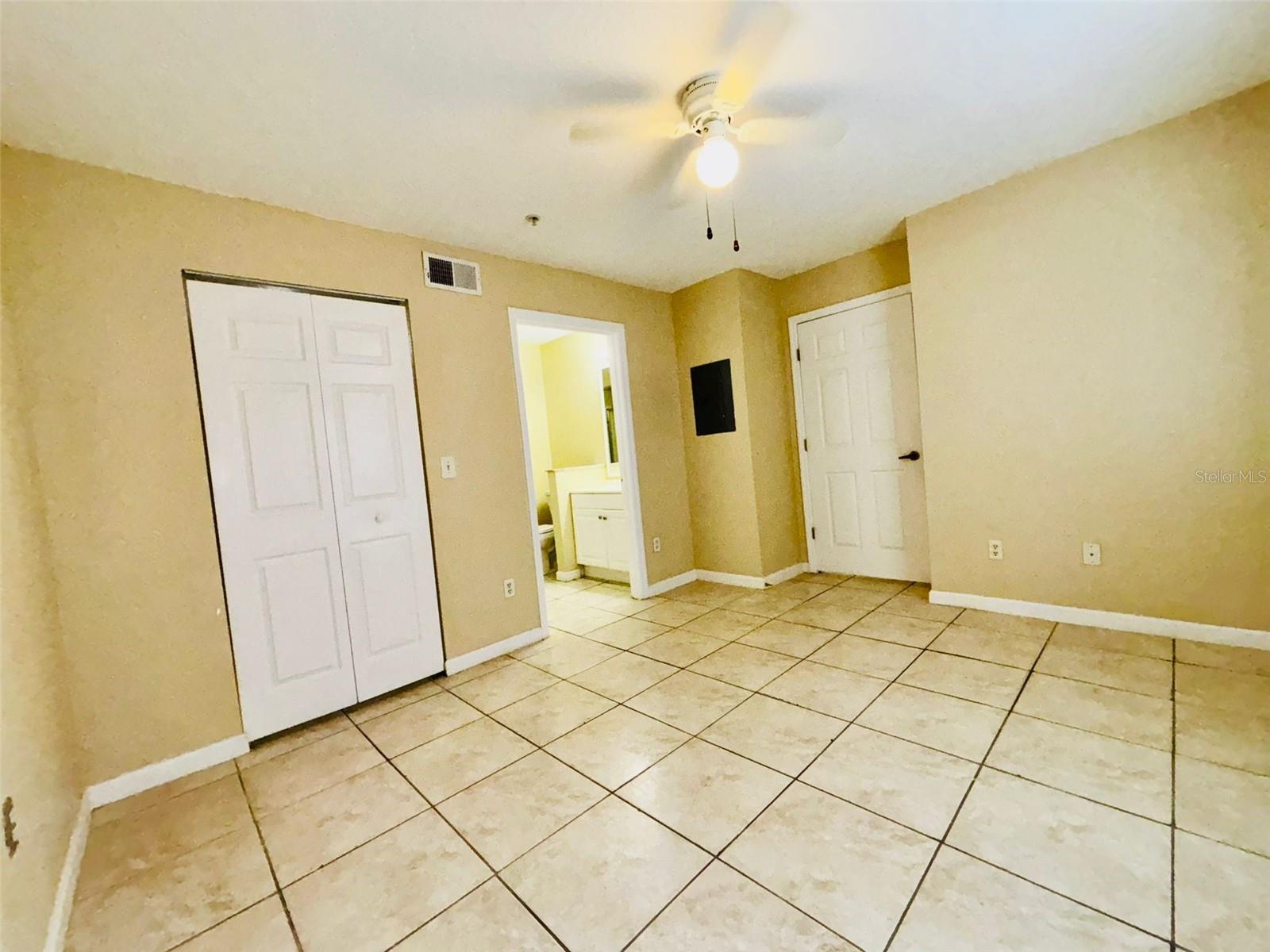 Image 4 of 13 For 820 Camargo Way 108