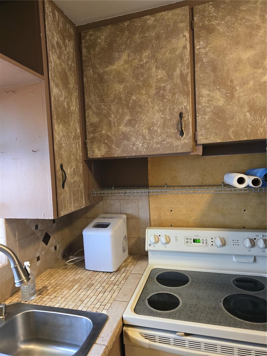 Image 5 of 15 For 2700 9th Avenue N