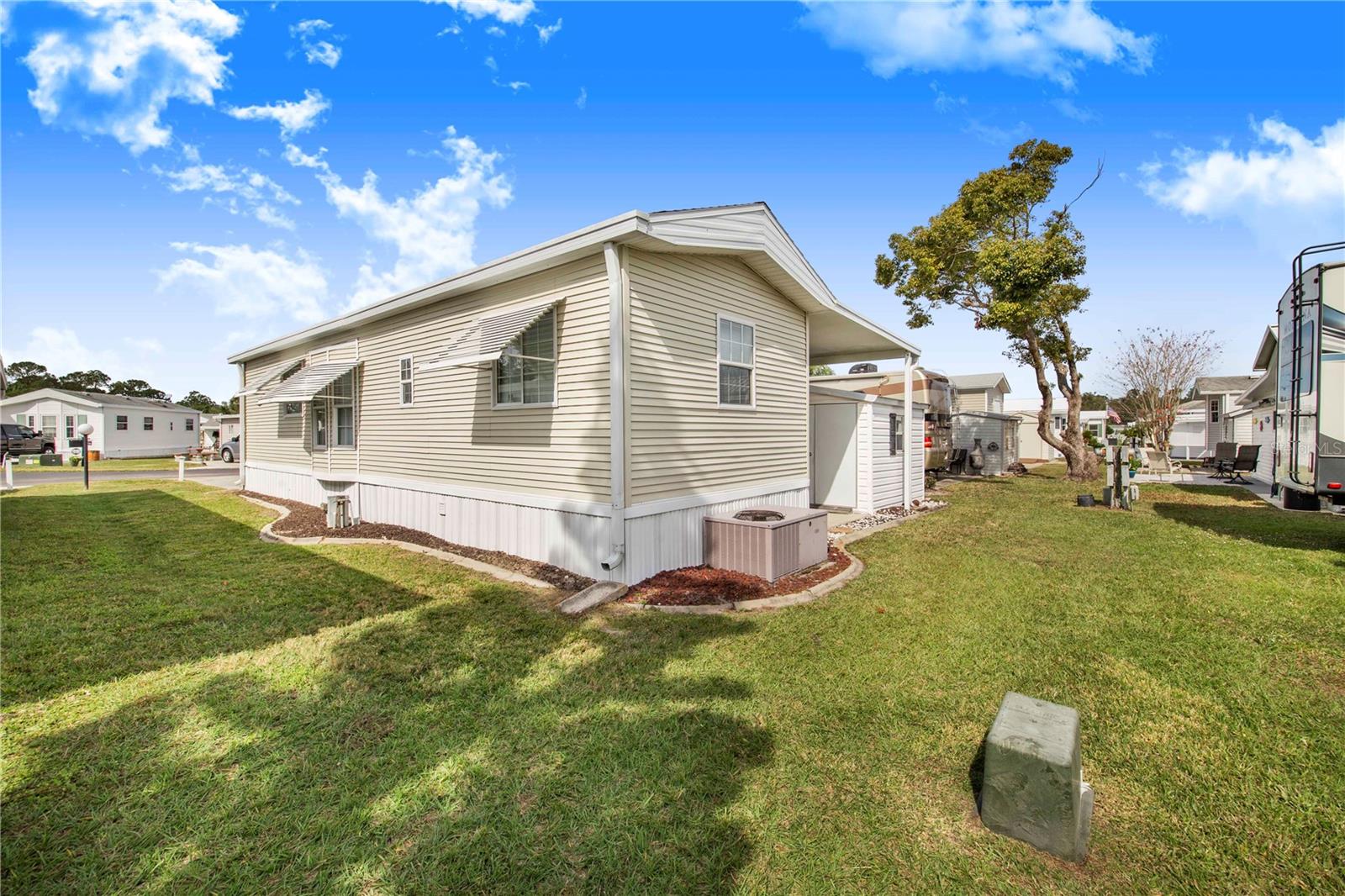 Image 4 of 39 For 228 Big Pine Avenue S