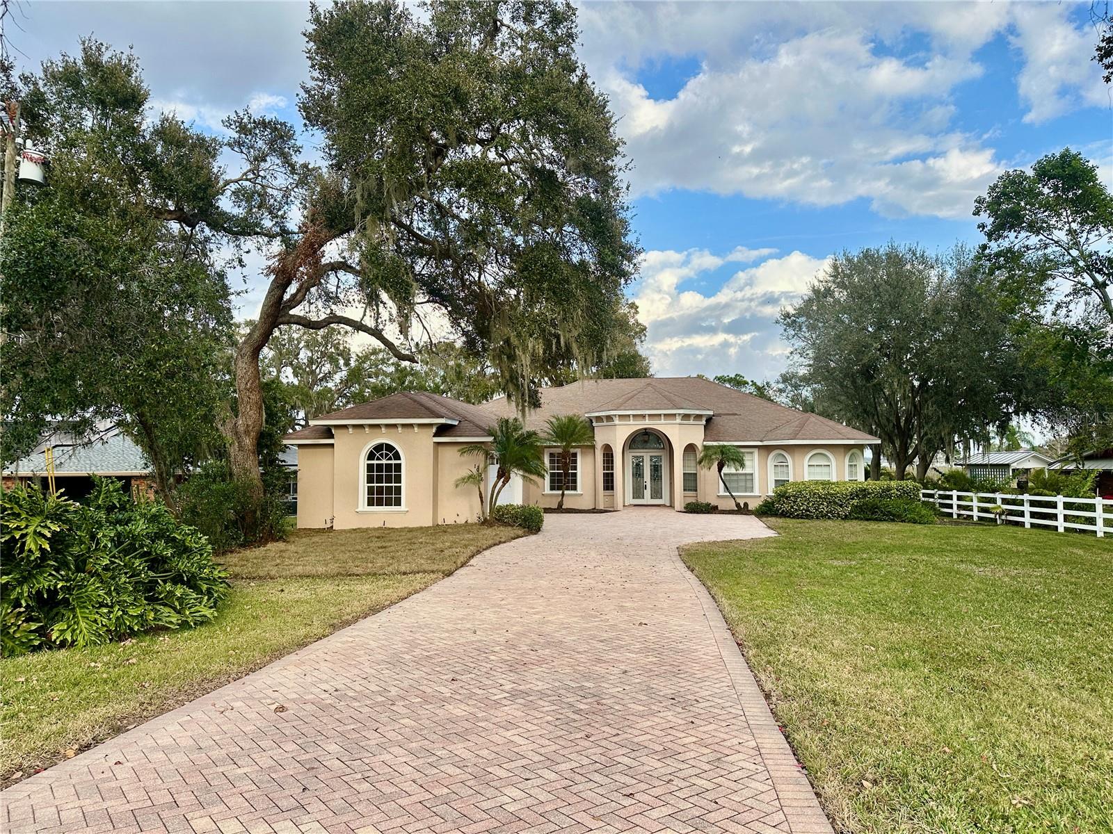 Details for 1006 Lake Hamilton Drive, WINTER HAVEN, FL 33881