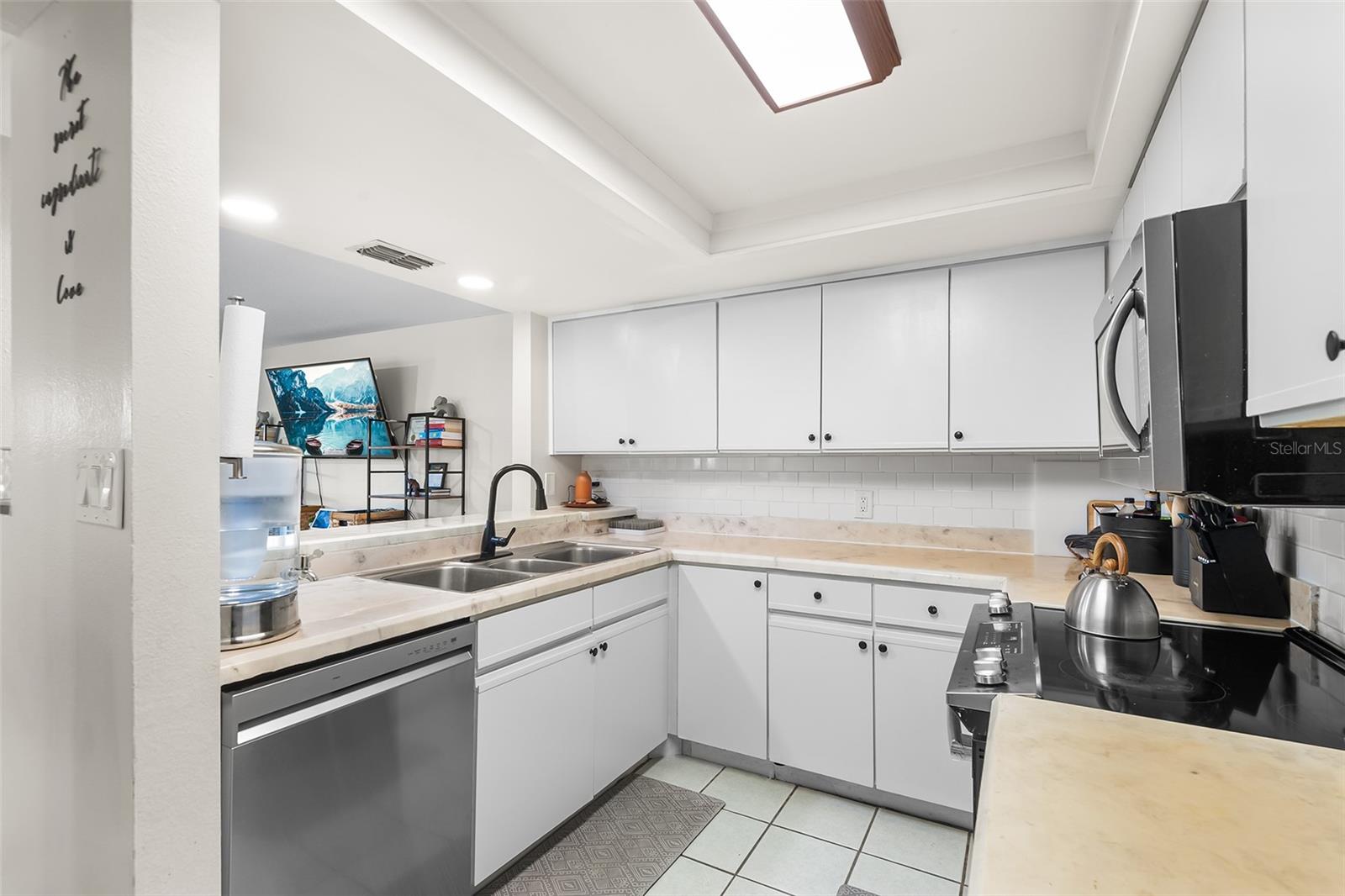 Image 15 of 45 For 15 Casarena Court