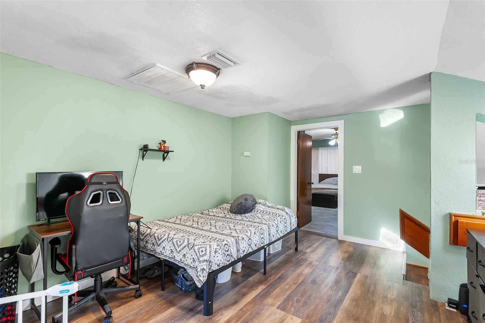 Image 23 of 45 For 15 Casarena Court