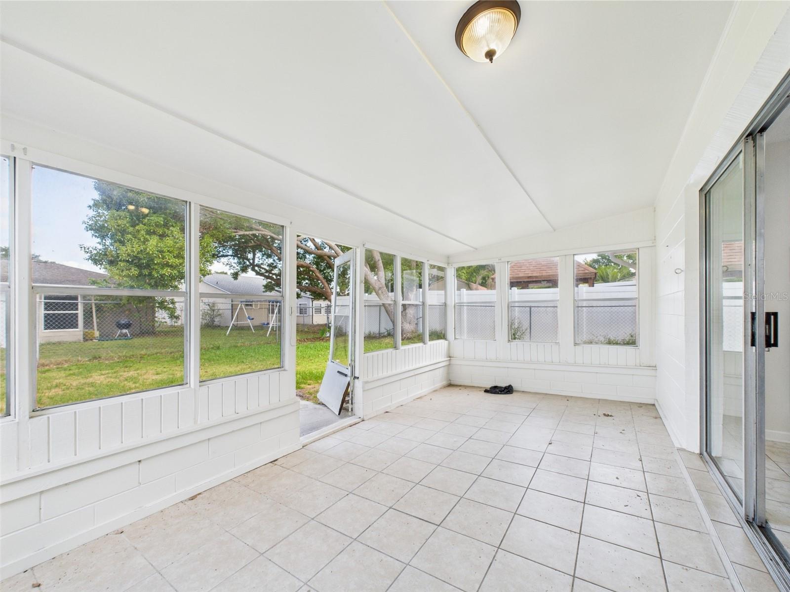 Image 17 of 86 For 2434 Mill Run Boulevard