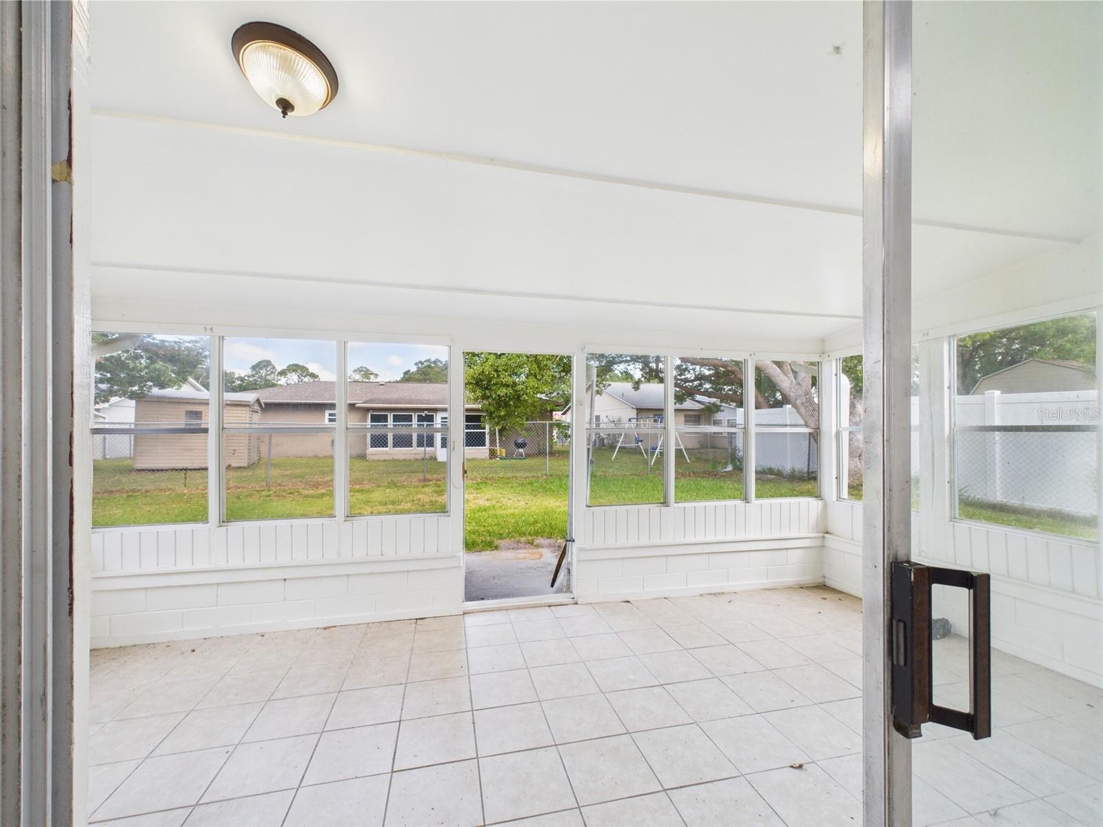Image 18 of 86 For 2434 Mill Run Boulevard