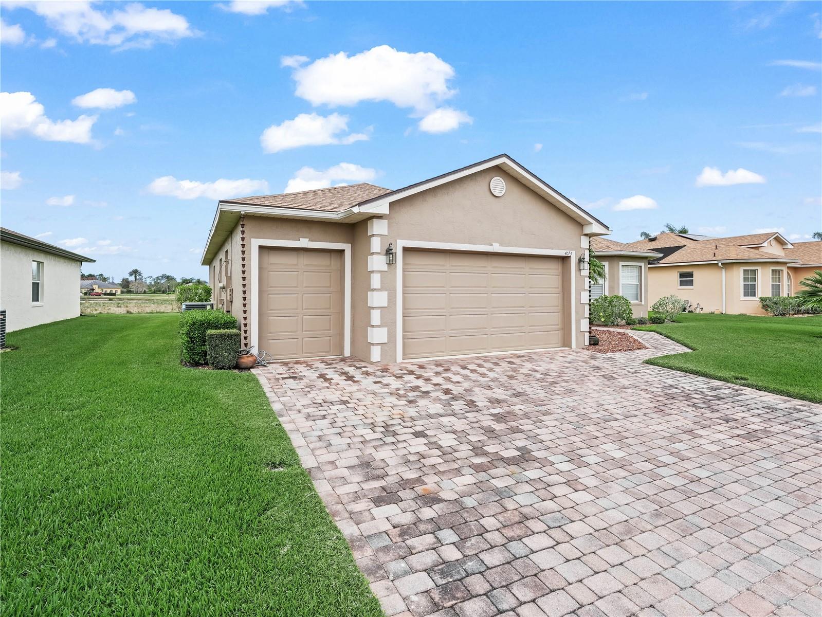 Image 29 of 32 For 4073 Sable Loop Drive