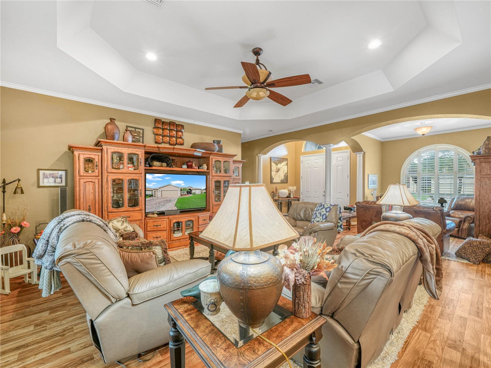 Image 3 of 32 For 4073 Sable Loop Drive
