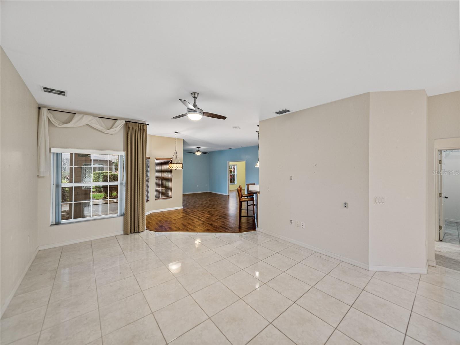 Image 11 of 73 For 4232 Roebelenii Drive