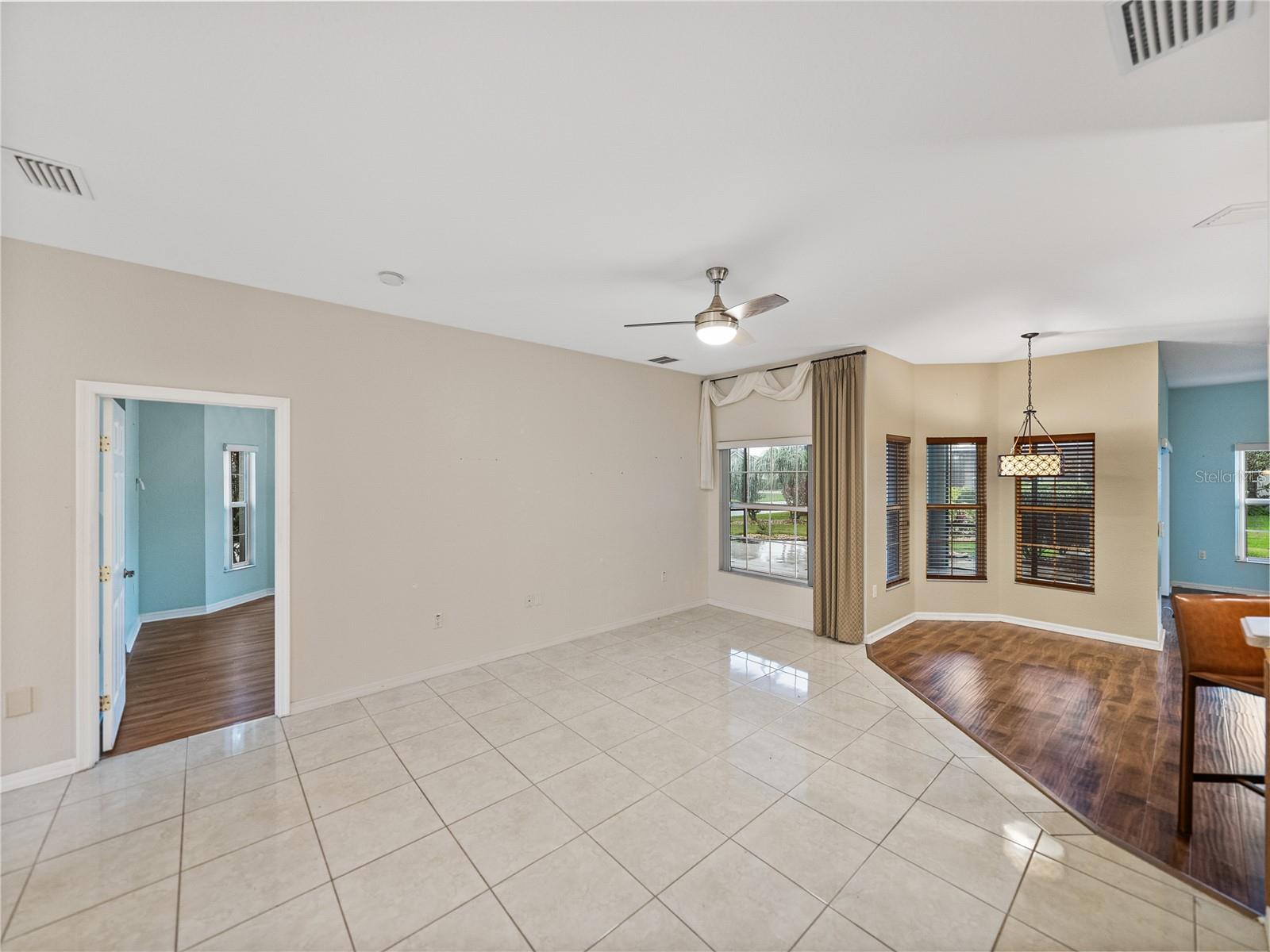 Image 12 of 73 For 4232 Roebelenii Drive