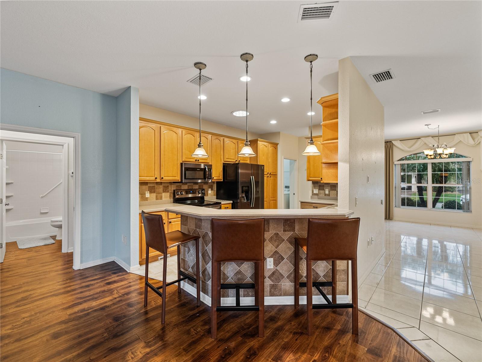 Image 14 of 73 For 4232 Roebelenii Drive