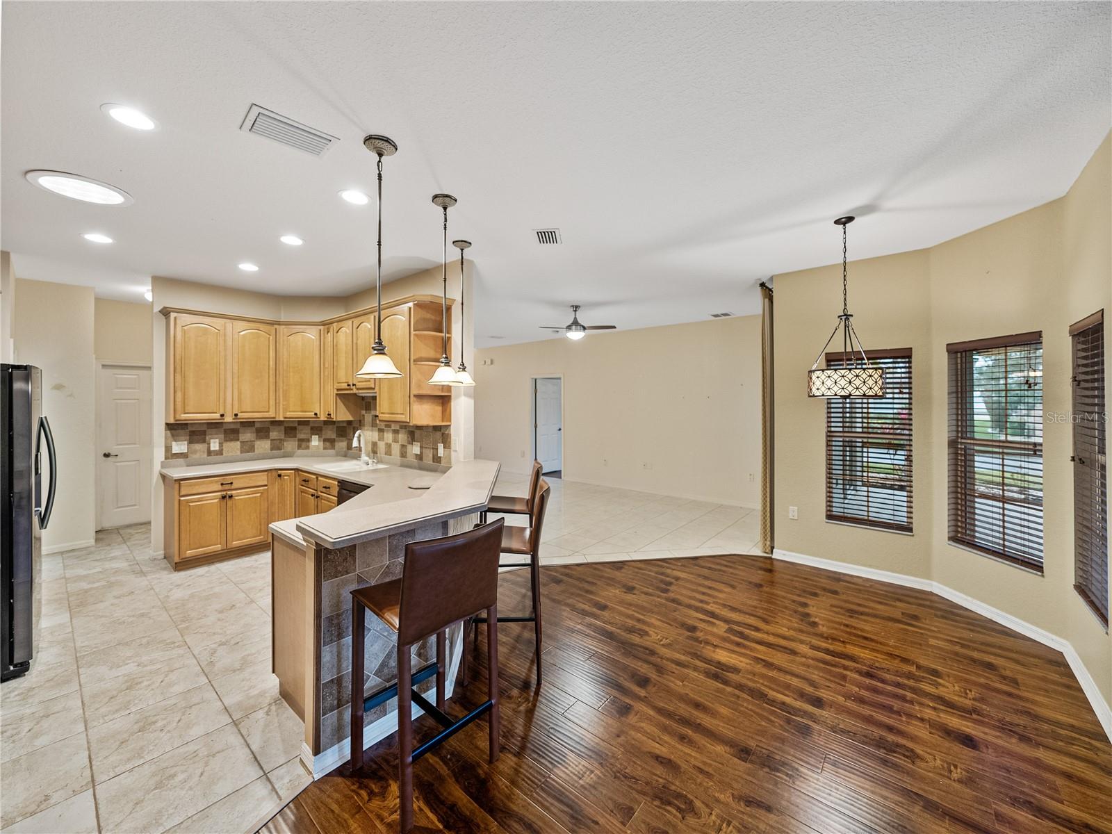 Image 19 of 73 For 4232 Roebelenii Drive