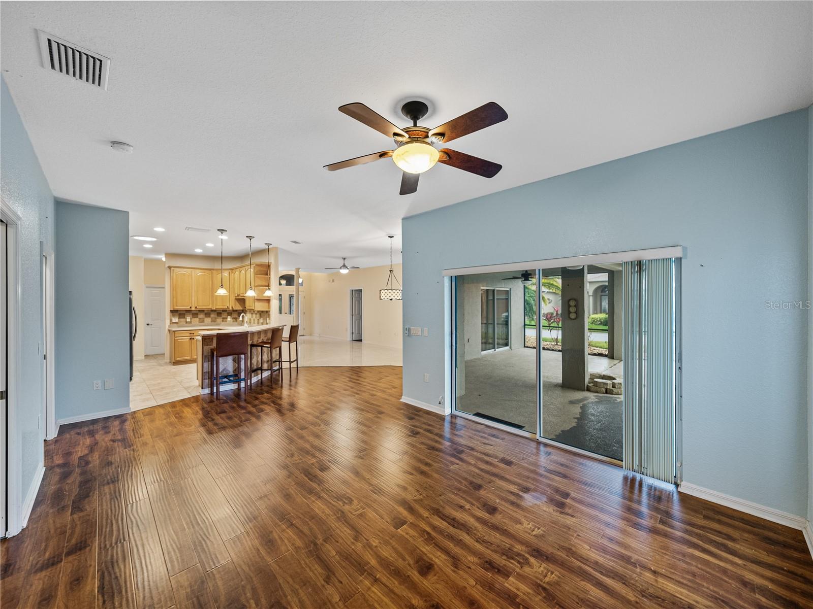 Image 22 of 73 For 4232 Roebelenii Drive