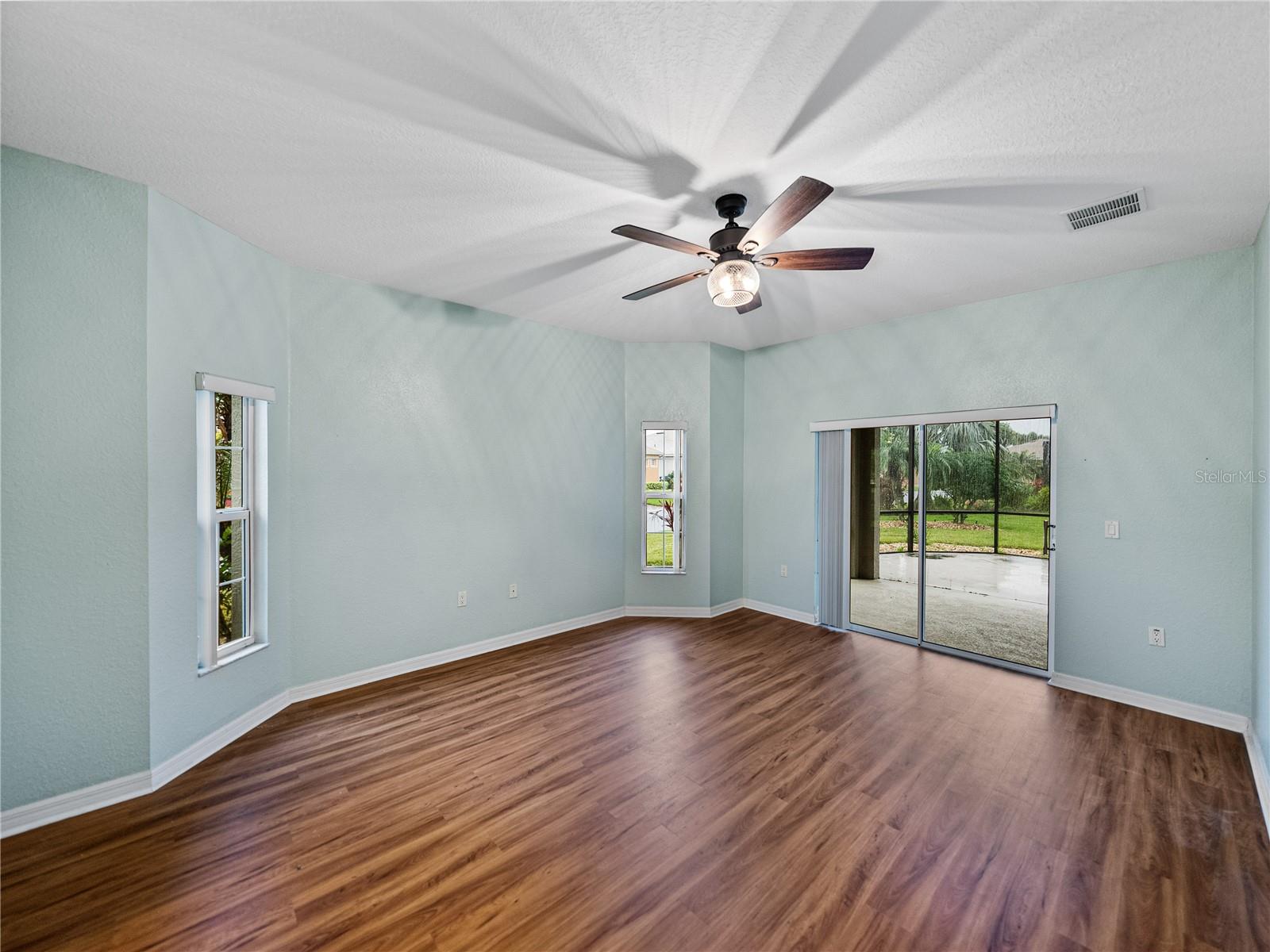 Image 33 of 73 For 4232 Roebelenii Drive