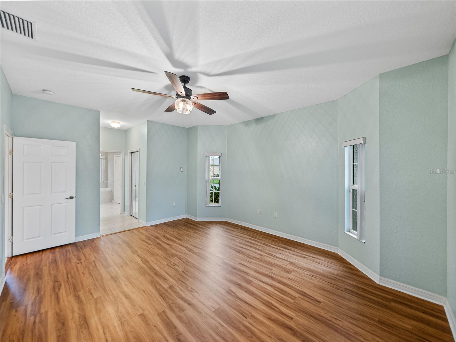 Image 34 of 73 For 4232 Roebelenii Drive