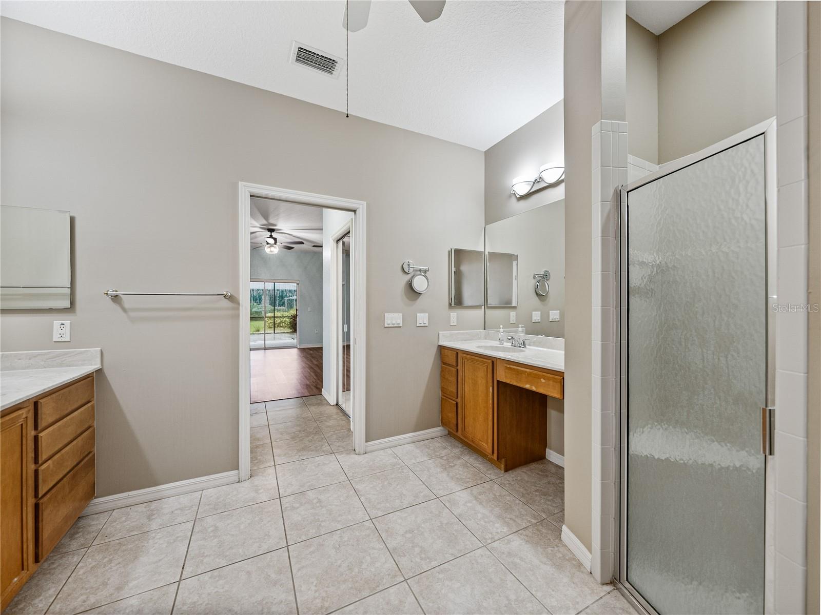 Image 41 of 73 For 4232 Roebelenii Drive