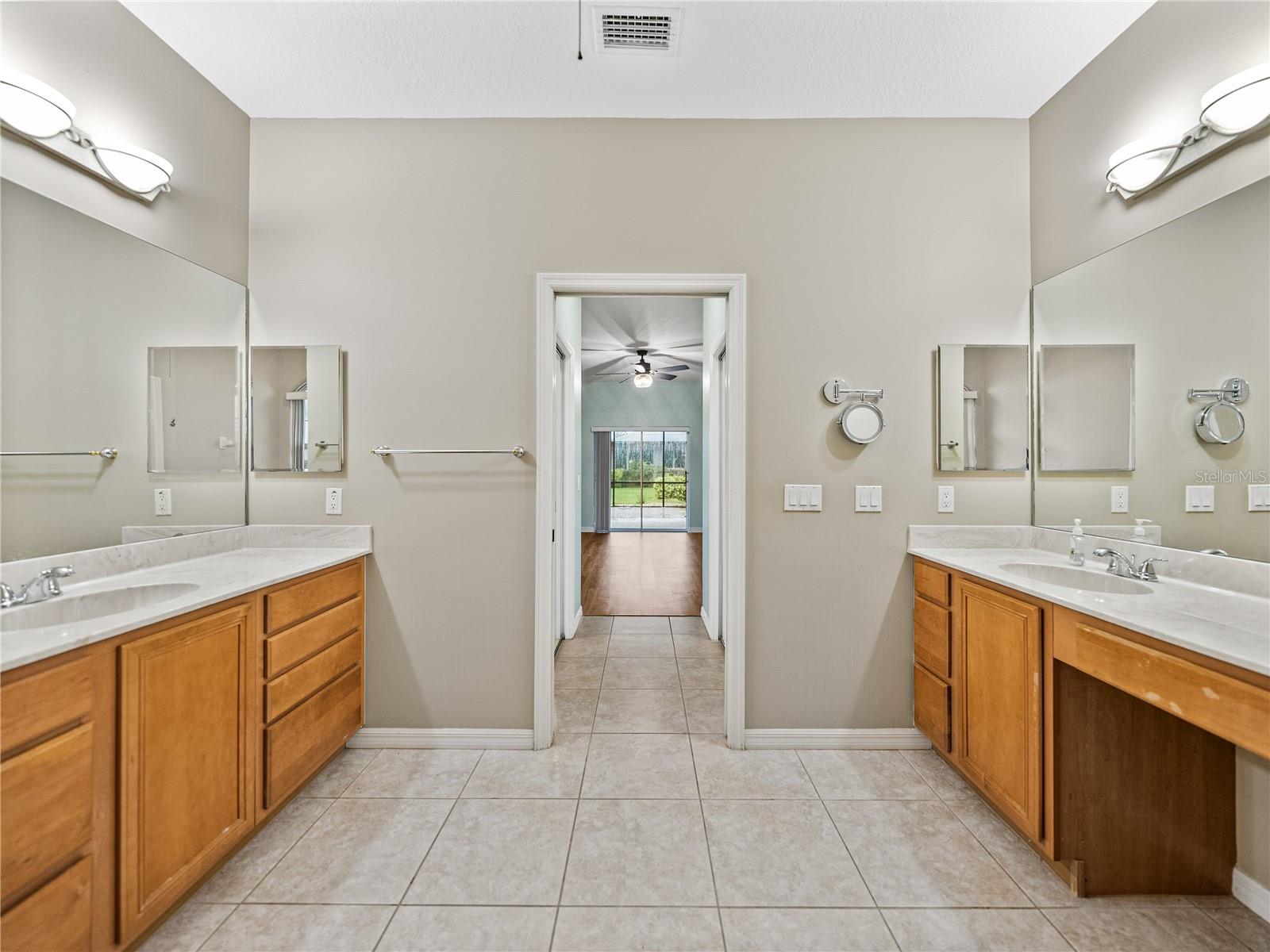 Image 42 of 73 For 4232 Roebelenii Drive