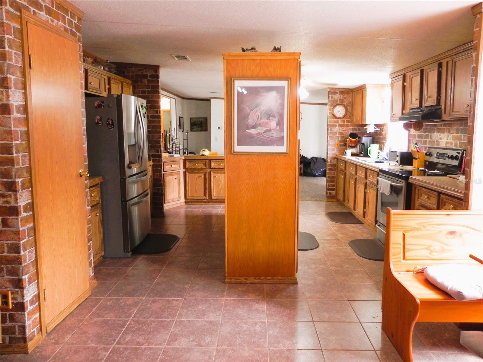 Image 16 of 63 For 7744 Queen Court