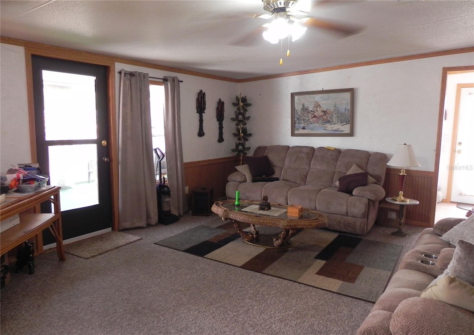 Image 18 of 63 For 7744 Queen Court
