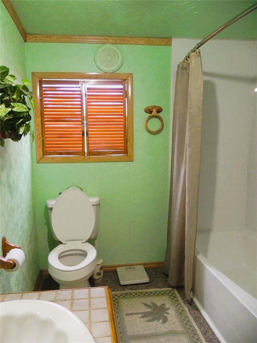 Image 41 of 63 For 7744 Queen Court