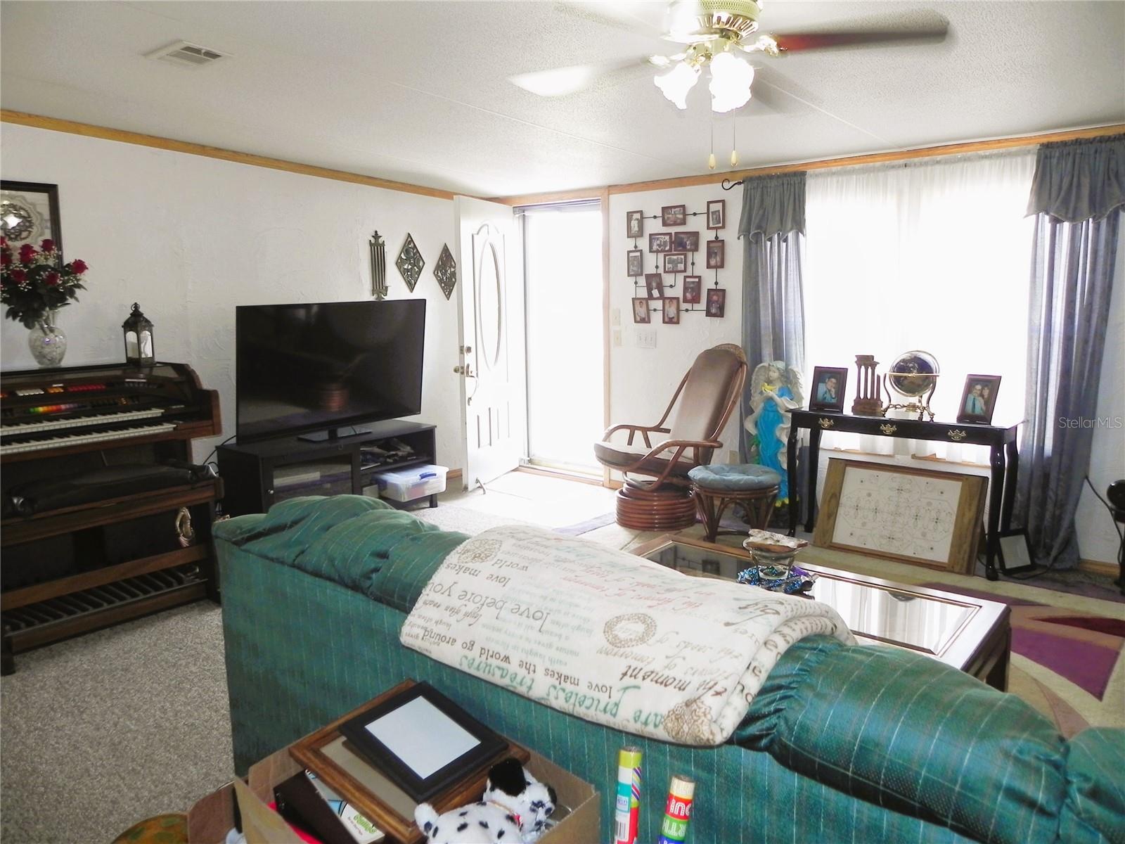 Image 6 of 63 For 7744 Queen Court