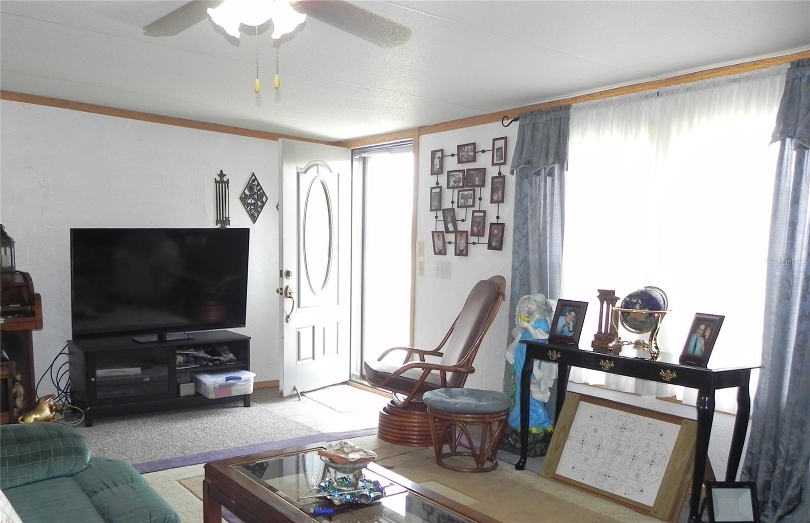 Image 7 of 63 For 7744 Queen Court