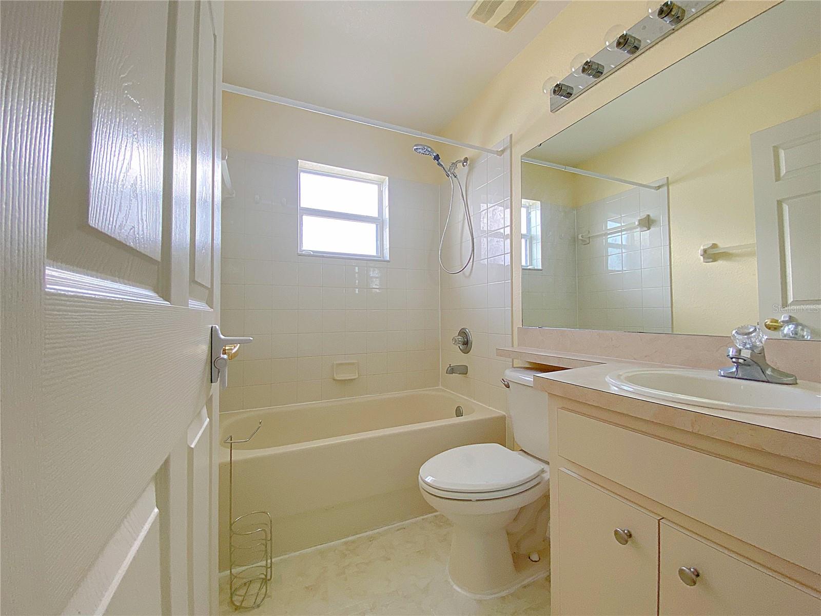 Image 8 of 22 For 445 Savanna Pointe Street