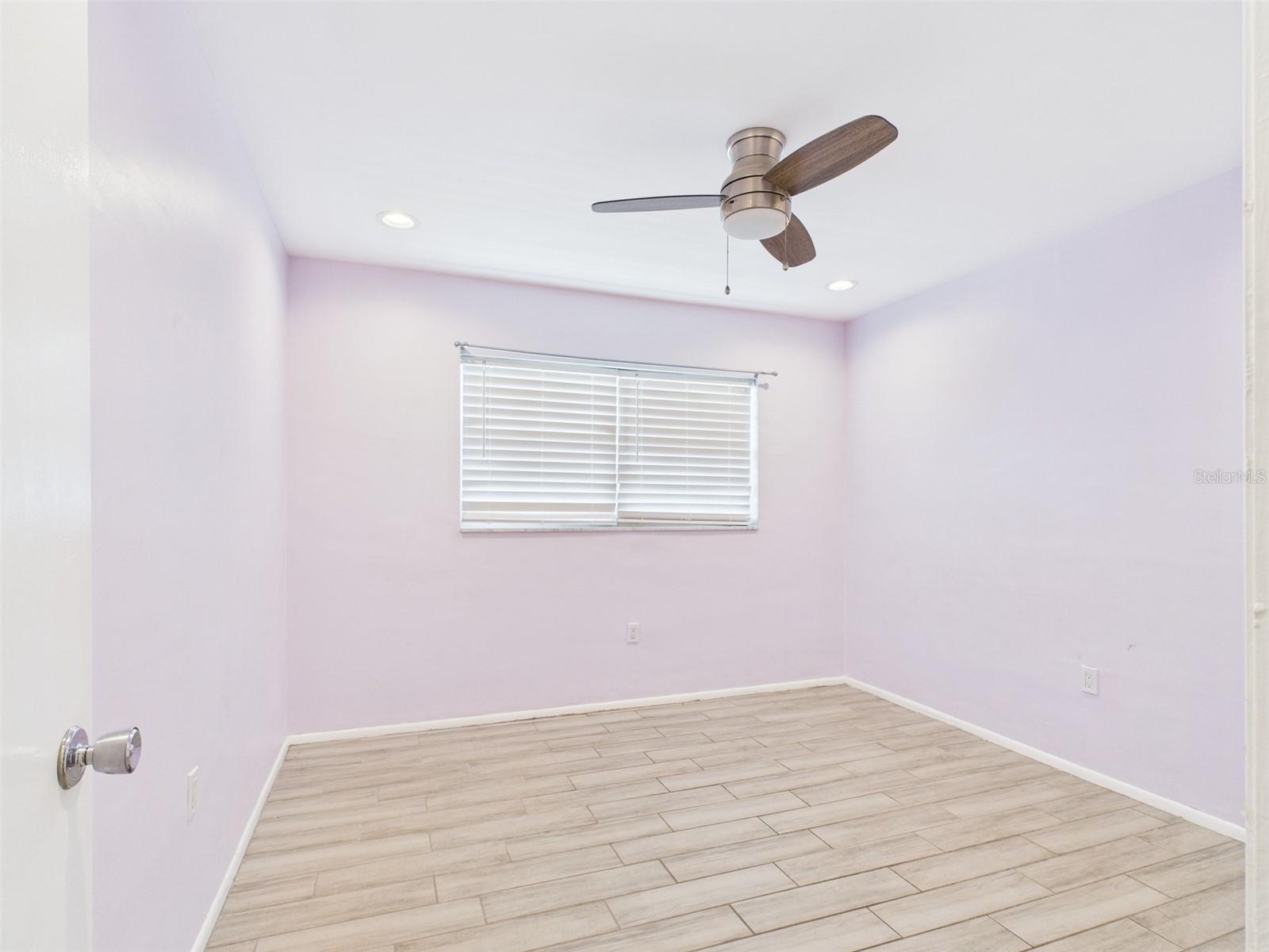 Image 13 of 35 For 1433 Belcher Road G13