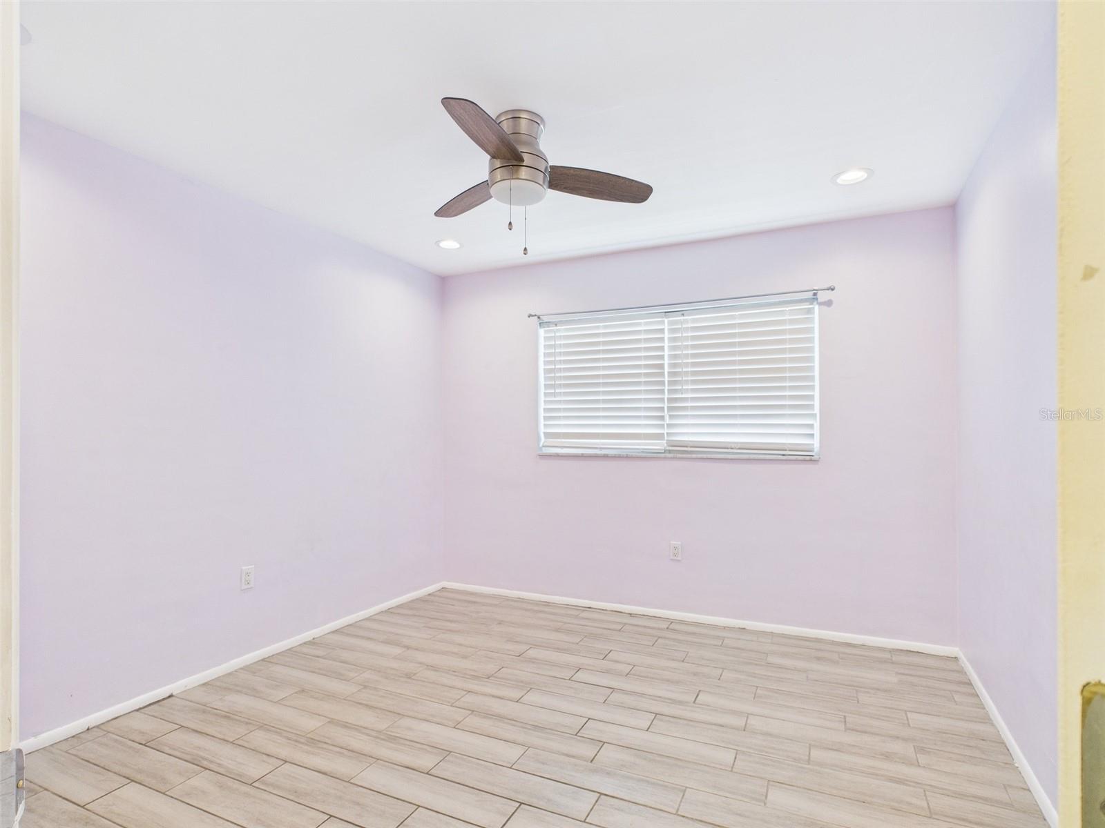 Image 16 of 35 For 1433 Belcher Road G13