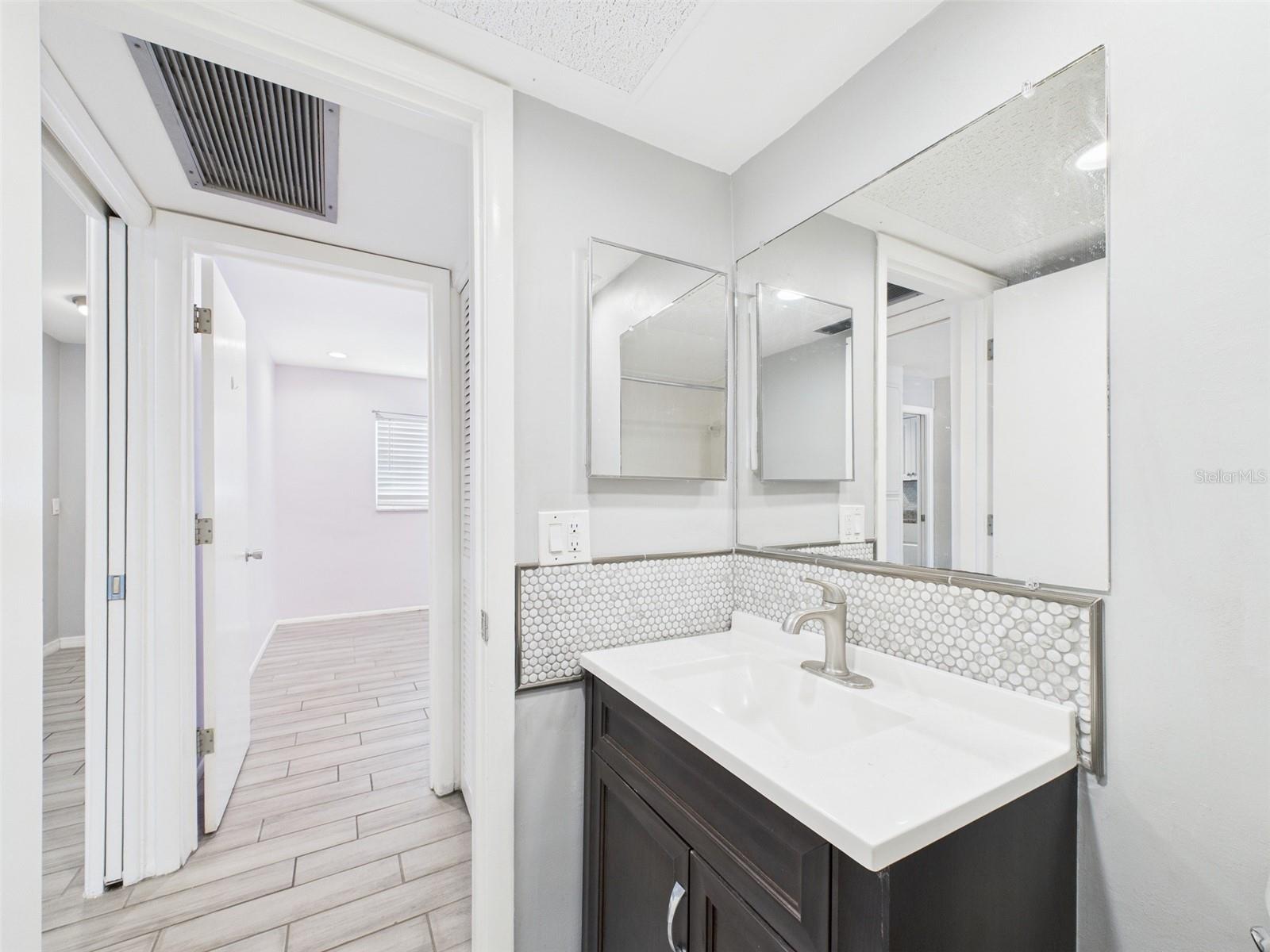 Image 20 of 35 For 1433 Belcher Road G13