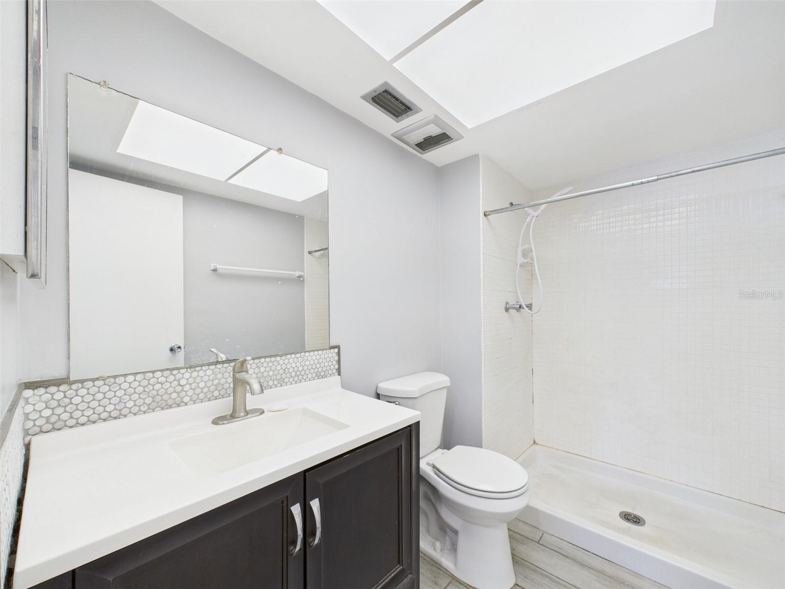 Image 26 of 35 For 1433 Belcher Road G13