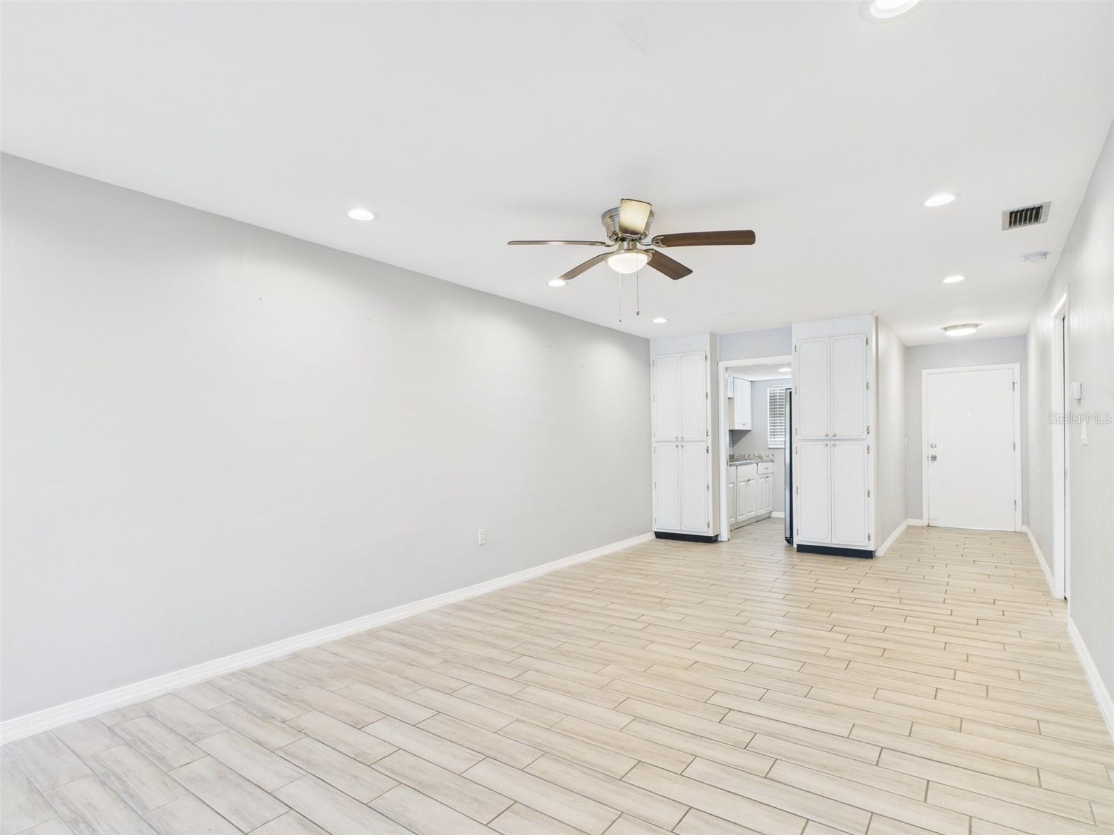 Image 3 of 35 For 1433 Belcher Road G13