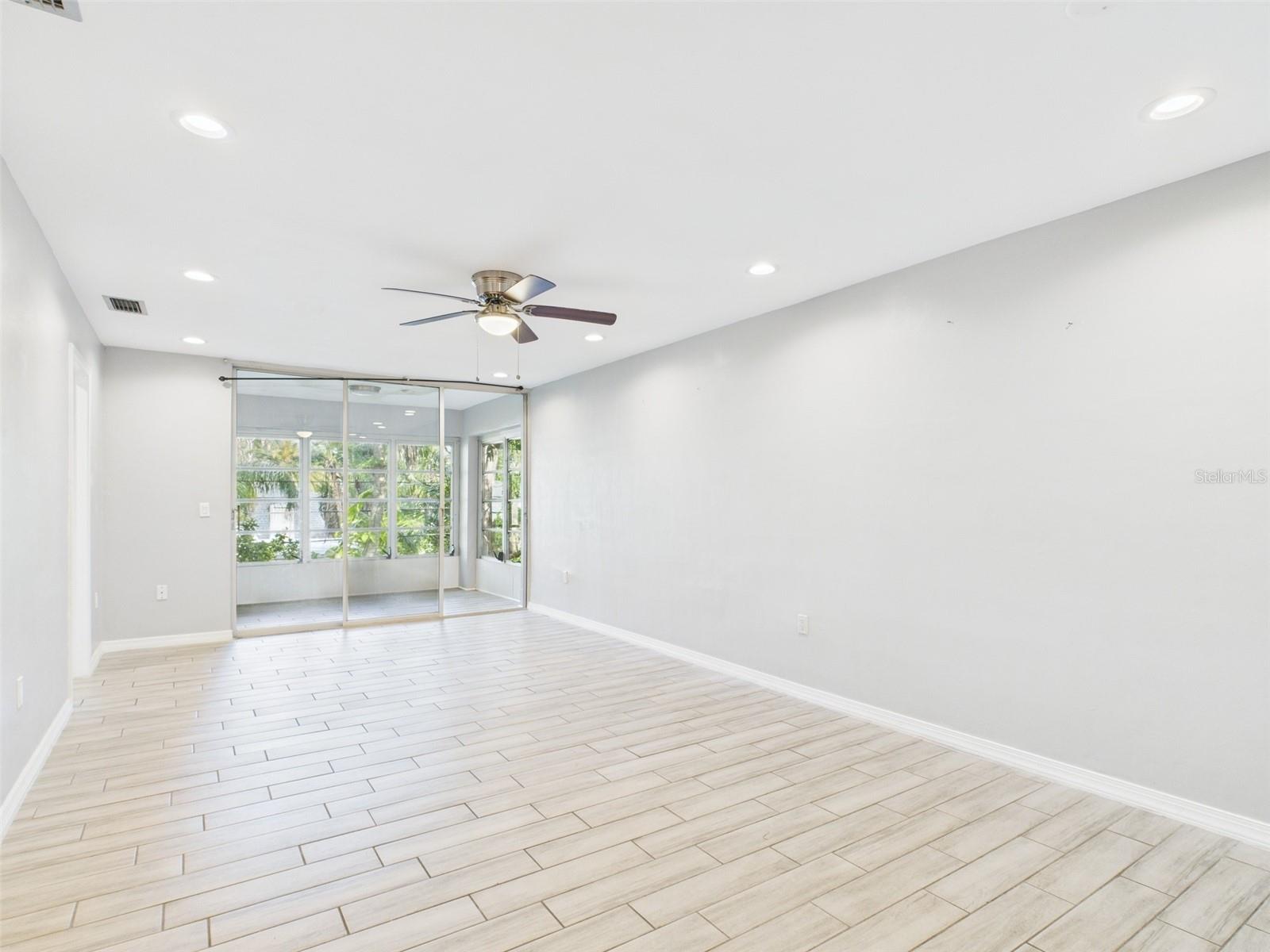 Image 5 of 35 For 1433 Belcher Road G13